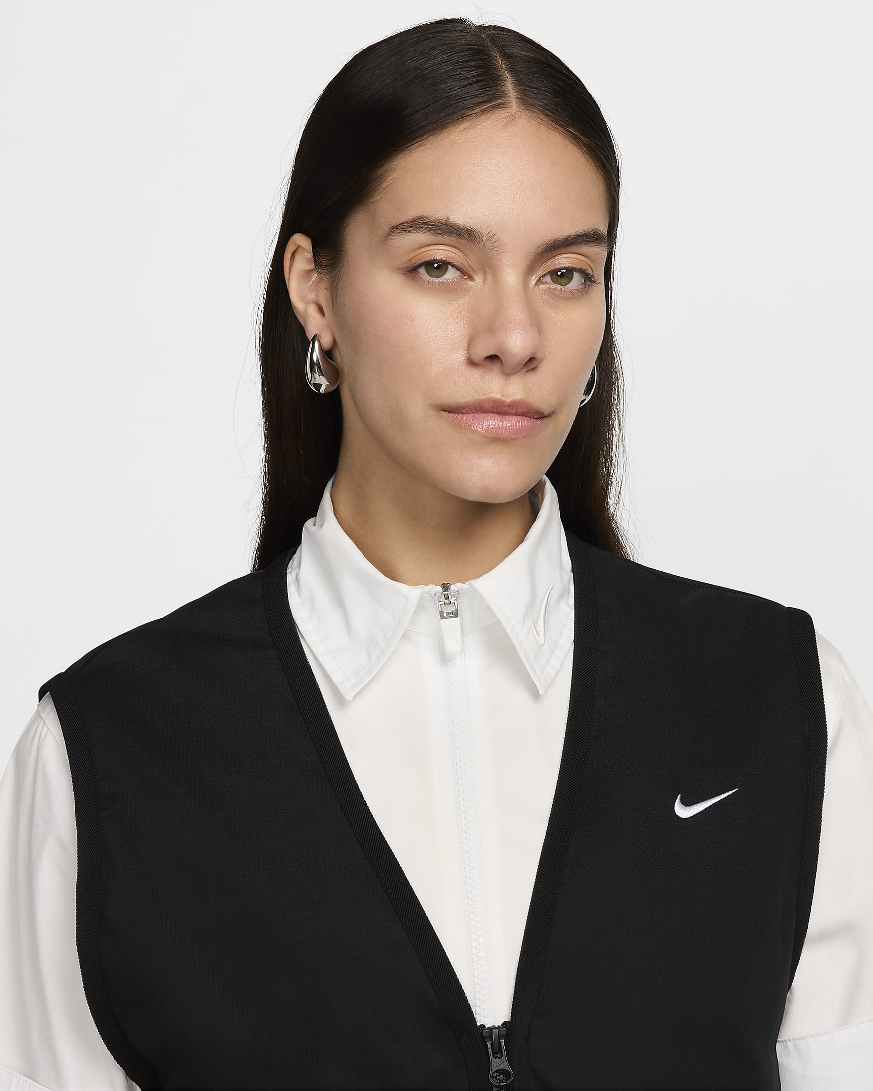 Nike Sportswear Essential ruime geweven bodywarmer met cargozakken voor dames - Zwart/Wit