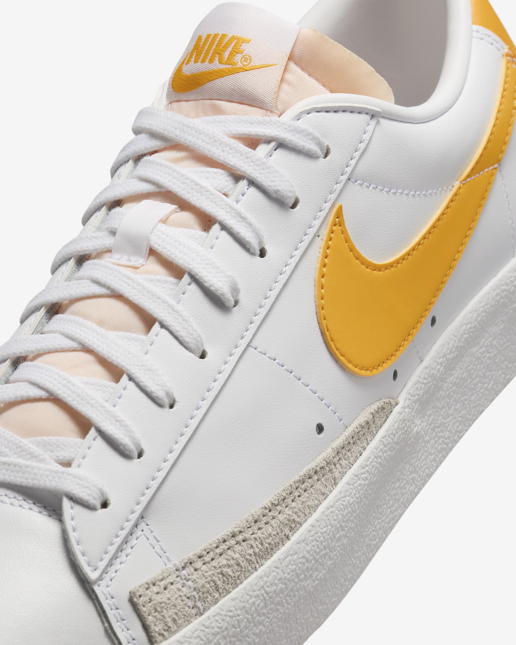 Nike Blazer Low '77 Vintage Men's Shoes - White/Phantom/University Gold