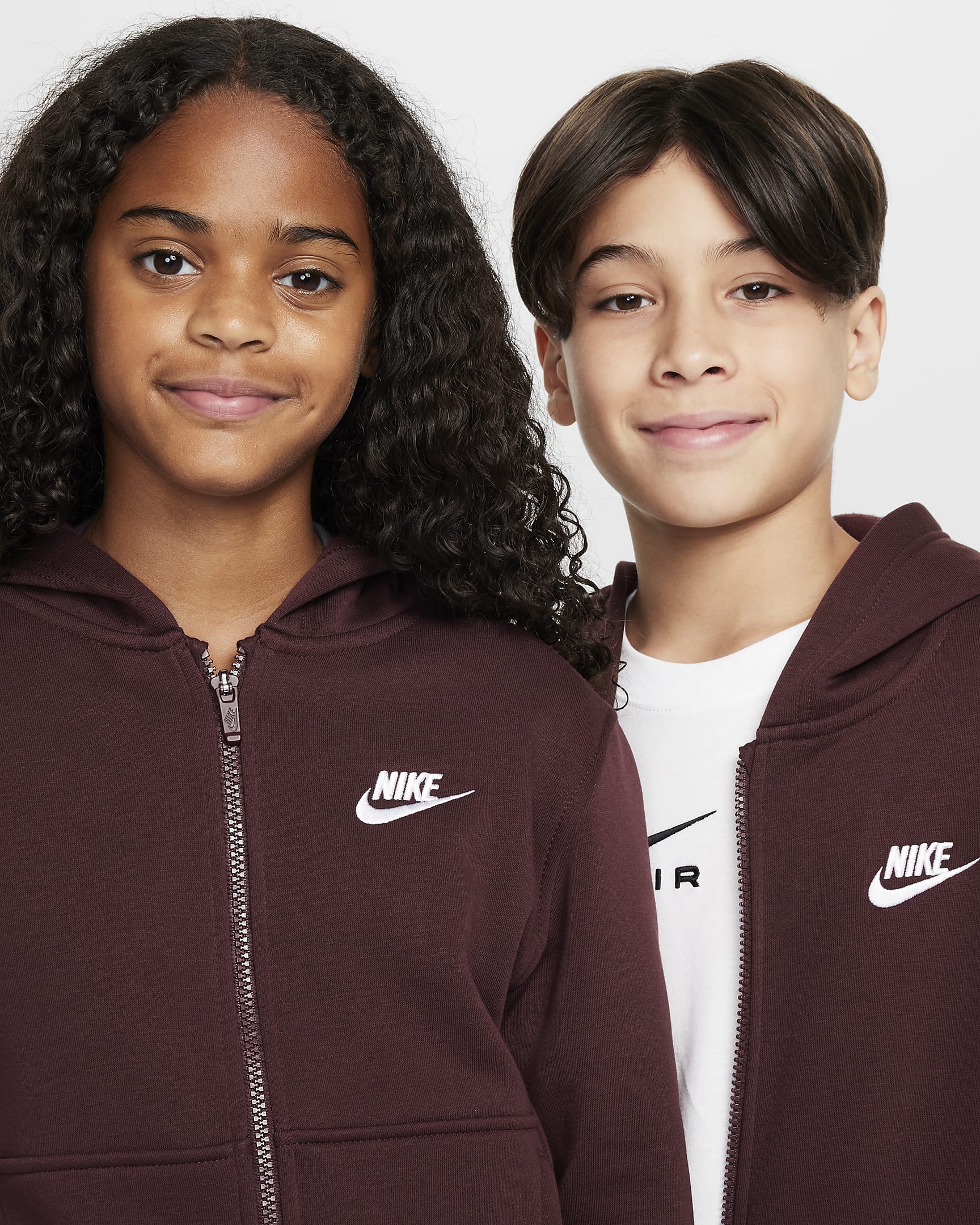 Sweat ?� capuche et zip Nike Sportswear Club Fleece pour ado. Nike FR