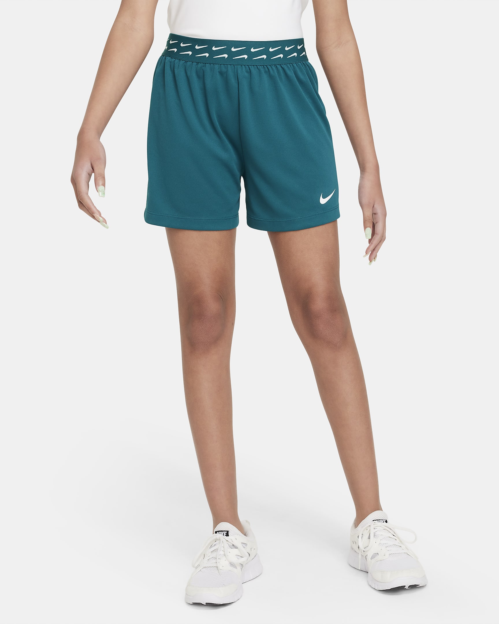 Nike Trophy Older Kids' (Girls') DriFIT Training Shorts. Nike DK
