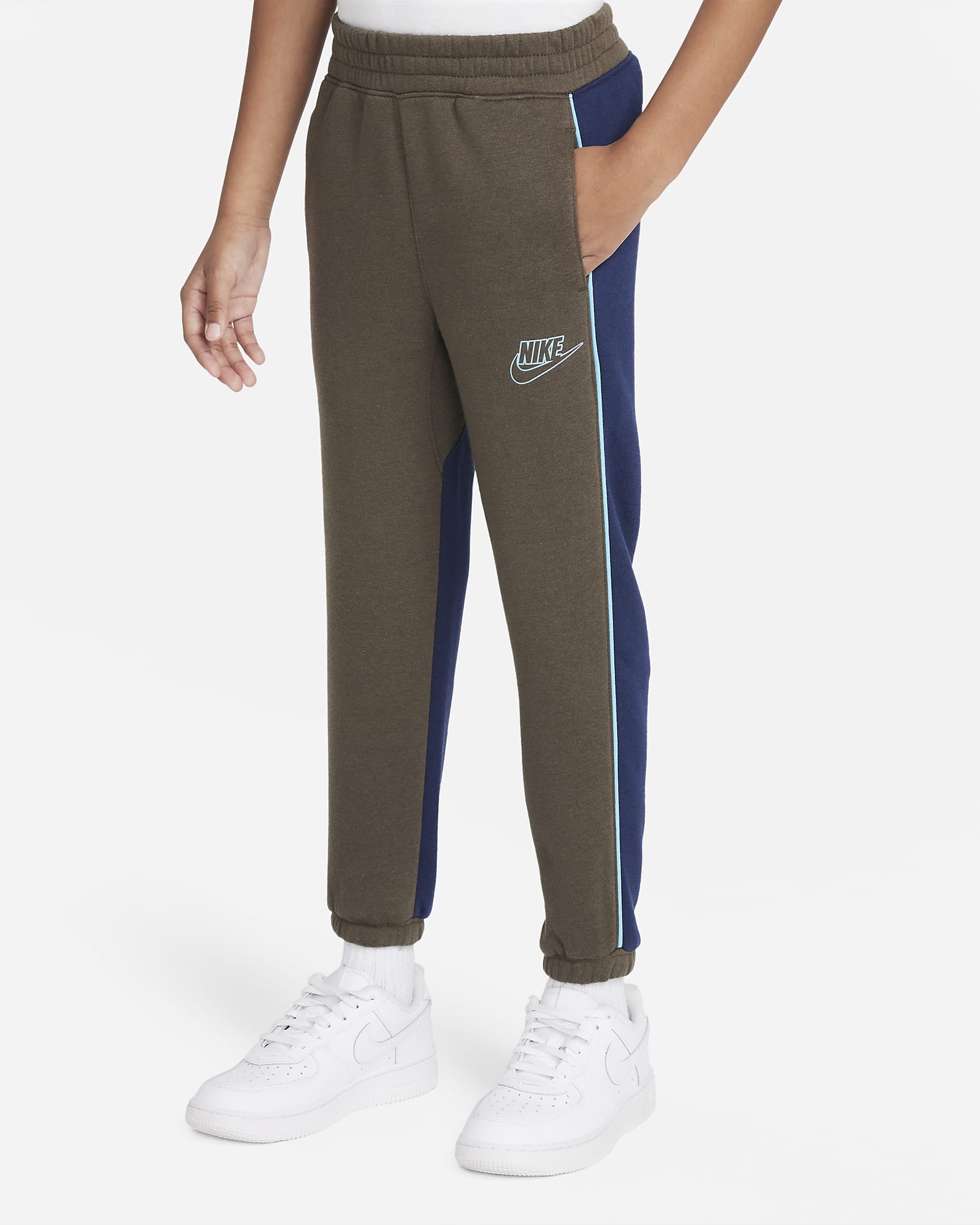 Nike Sportswear Amplify Little Kids' Joggers.