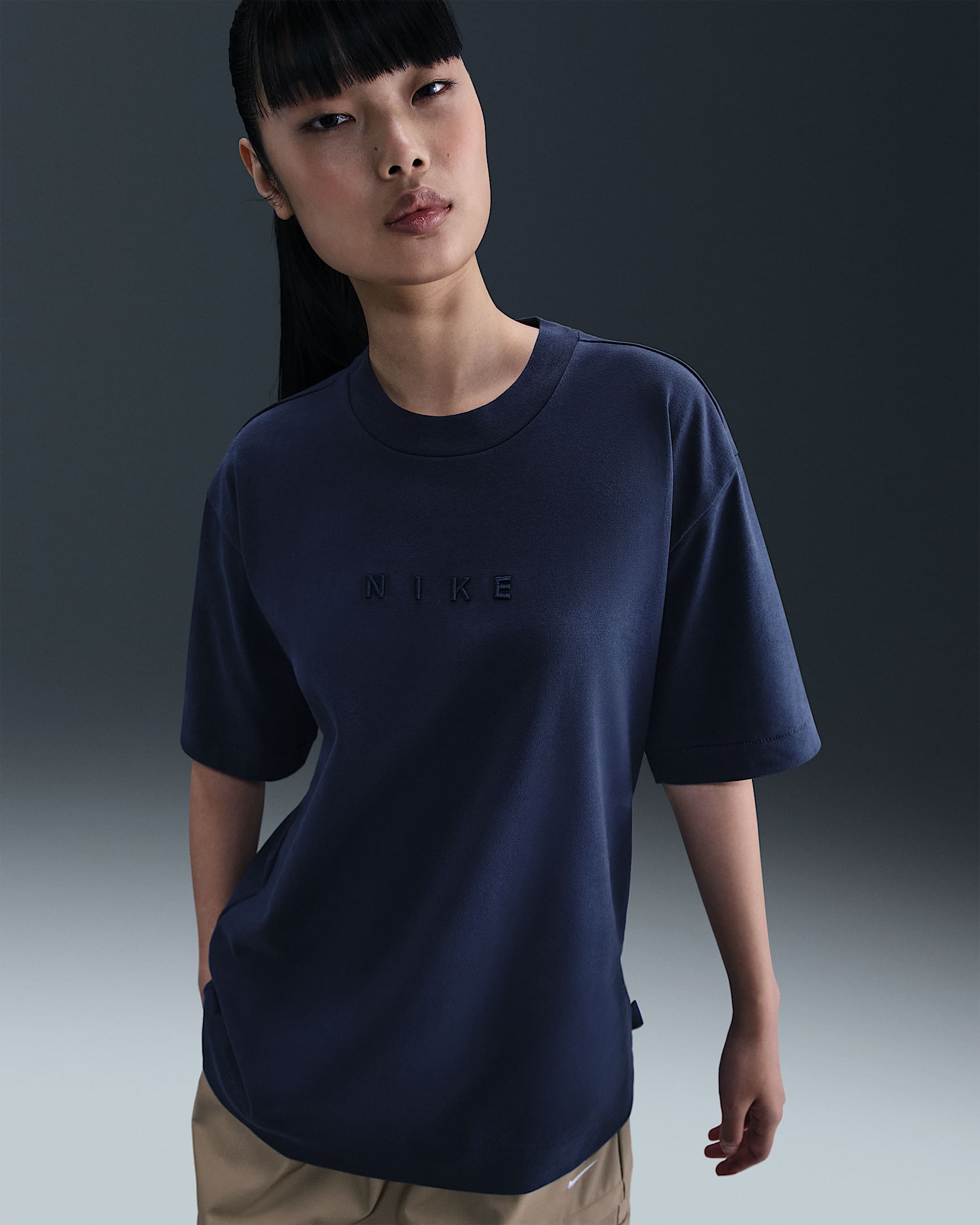 เสื้อยืดแขนสั้นขนาดโอเวอร์ไซส์ผู้หญิง Nike Sportswear - Midnight Navy