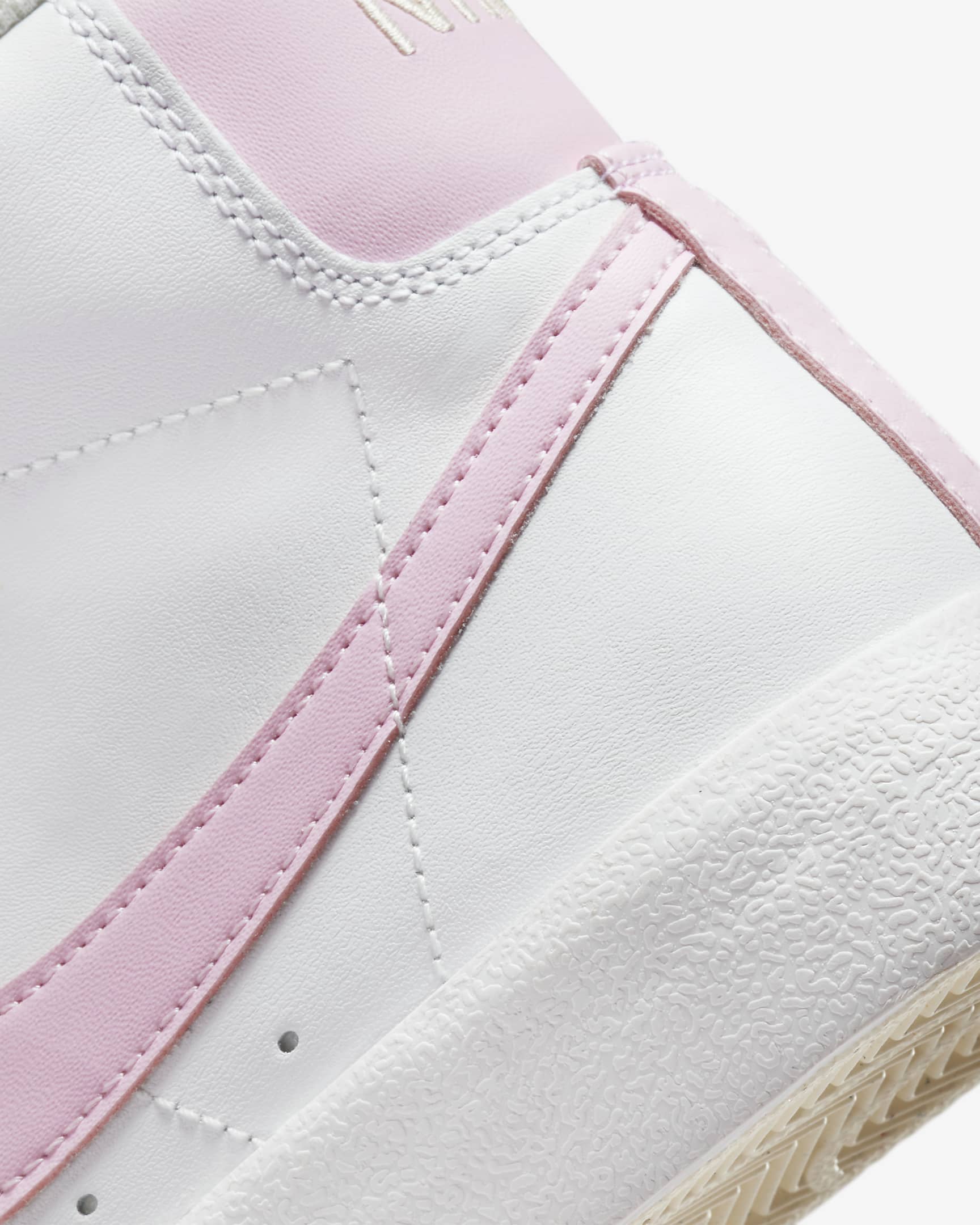 Tenis para niños grandes Nike Blazer Mid '77 - Blanco cumbre/Leche de coco/Pulpa dulce/Espuma rosa