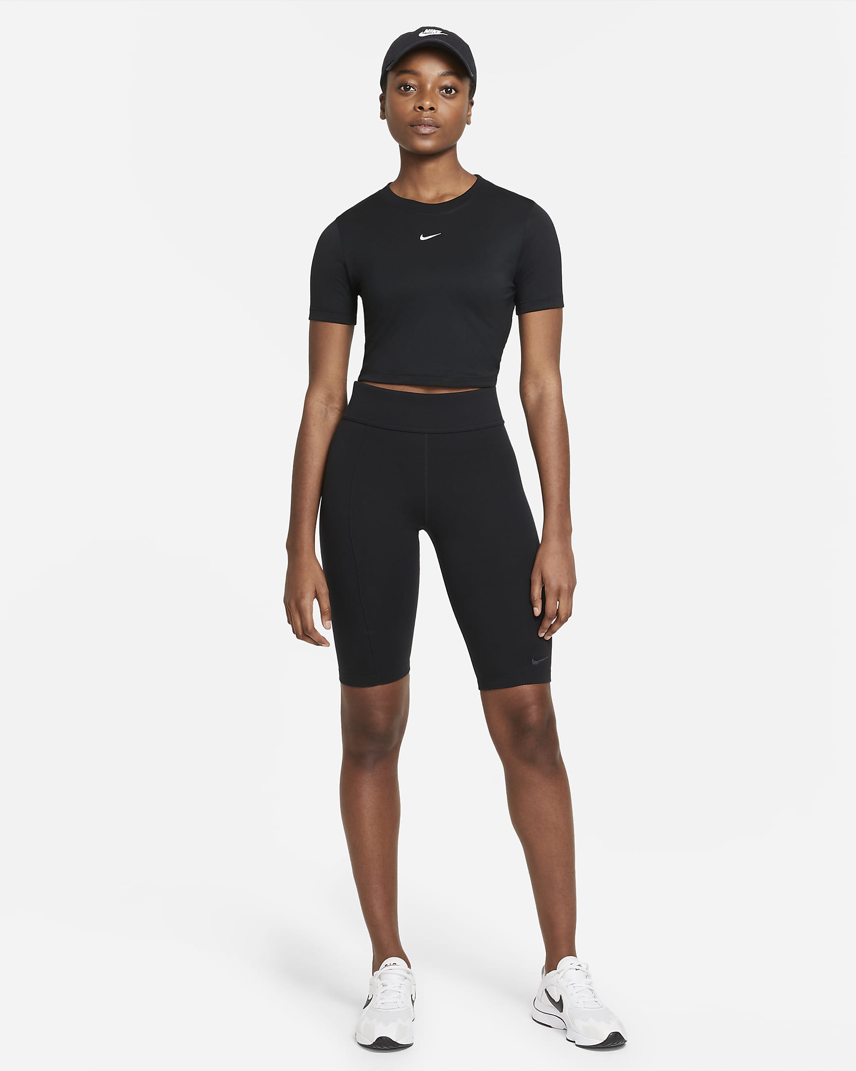 Nike Sportswear Essential Women's Crop-Top. Nike HR