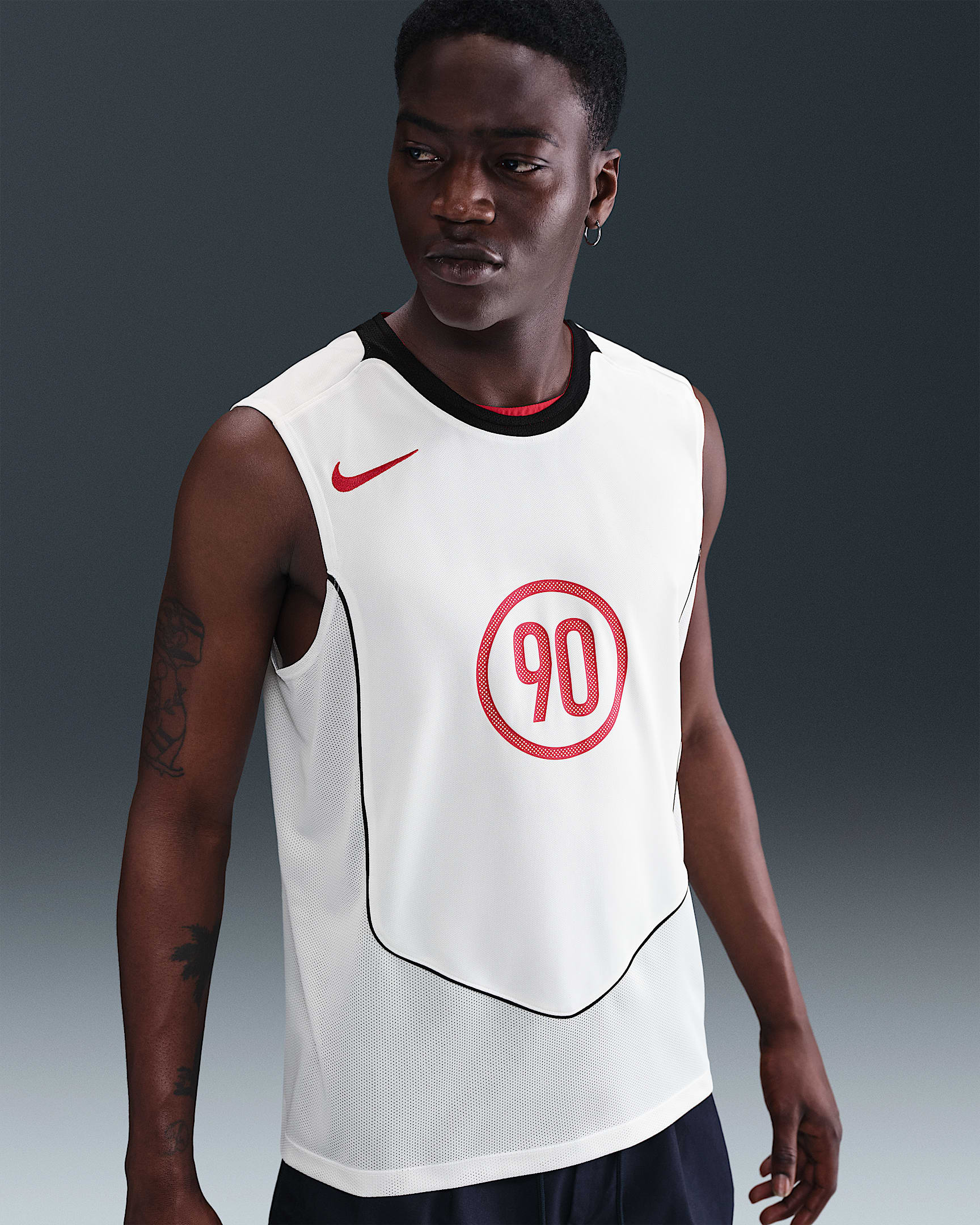 Playera de fútbol sin mangas Dri-FIT para hombre Nike Total 90 - Vela/Negro/Negro/Rojo gimnasio