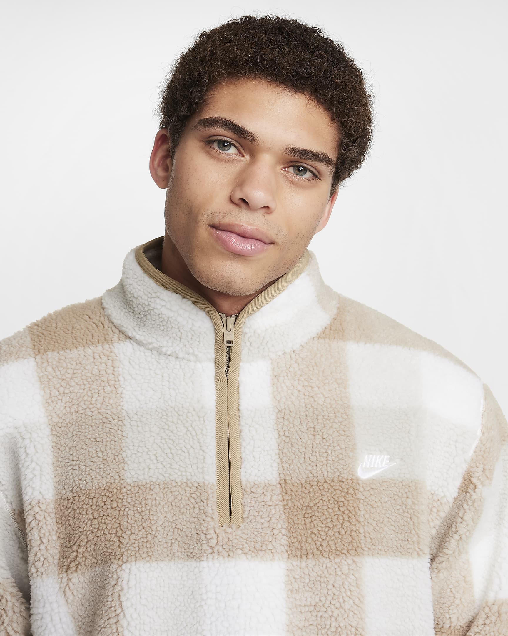 sudadera nike logo en medio