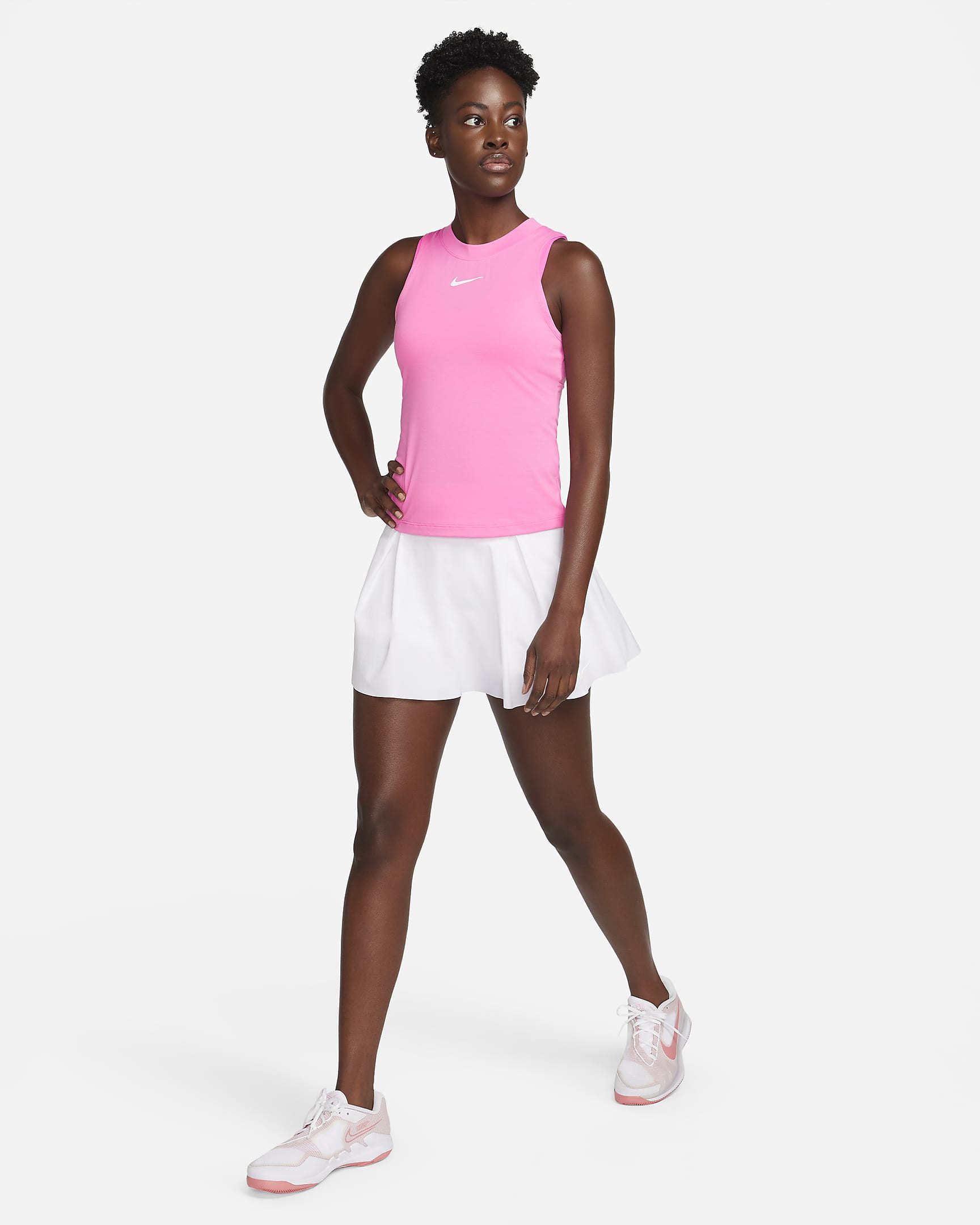 Camiseta de tirantes de tenis Dri-FIT para mujer NikeCourt Advantage - Rosa alegre/Rosa alegre/Blanco