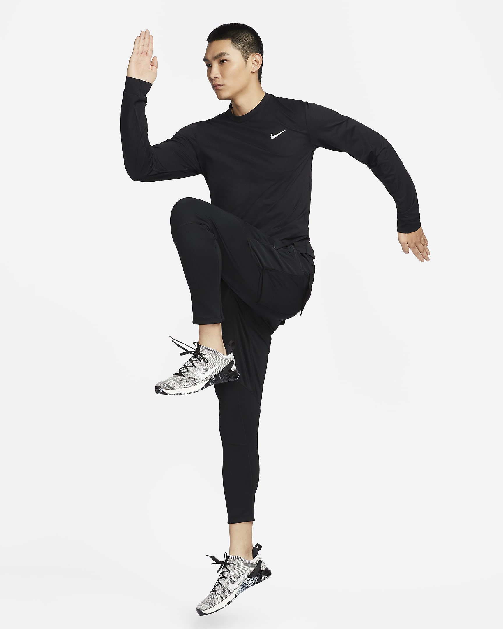 Nike Dri-FIT UV Hyverse Men's Long-Sleeve Fitness Top. Nike IN
