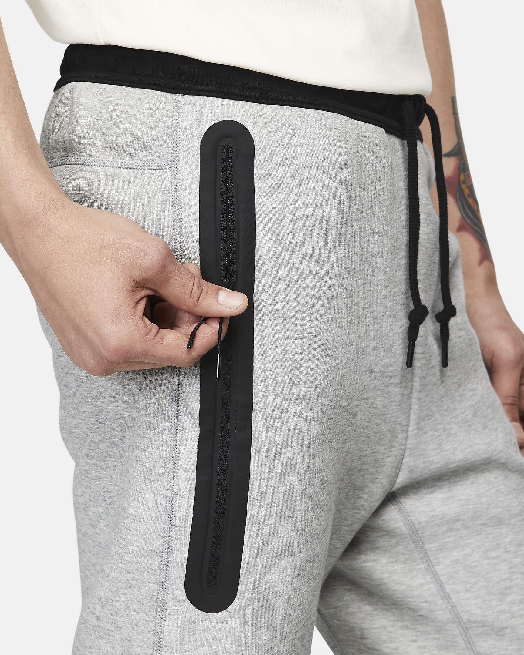 Nike Sportswear Tech Fleece férfi szabadidőnadrág - Dark Grey Heather/Fekete/Fehér