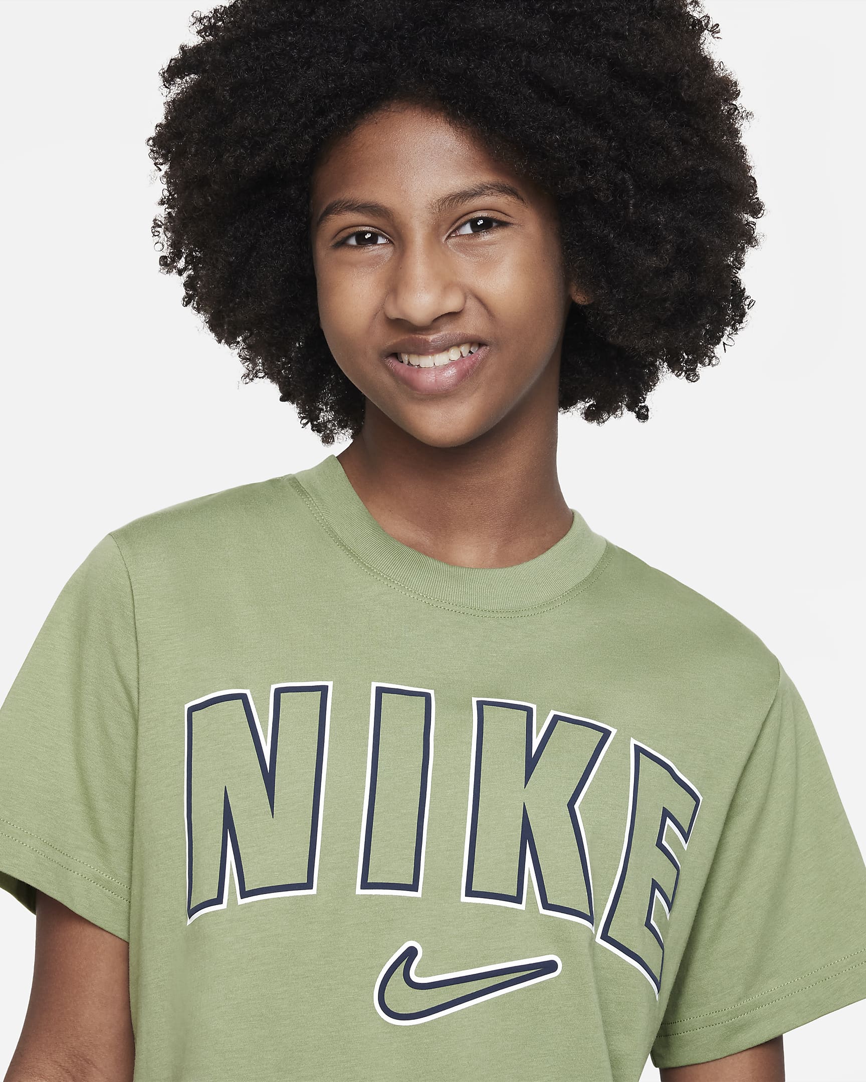 Nike Sportswear Older Kids' (Girls') Boxy T-Shirt. Nike UK