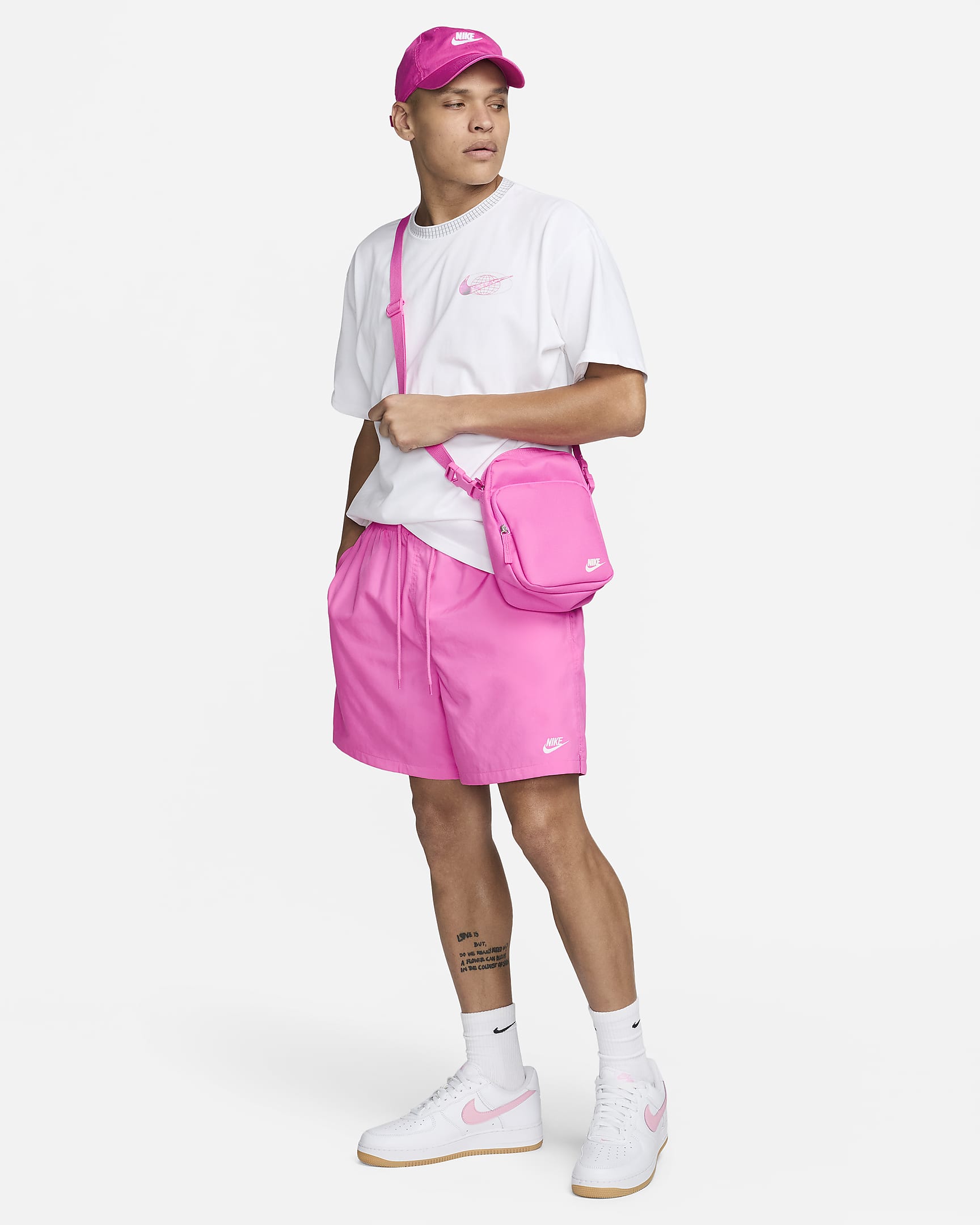 Shorts Flow in tessuto Nike Club – Uomo - Playful Pink/Bianco