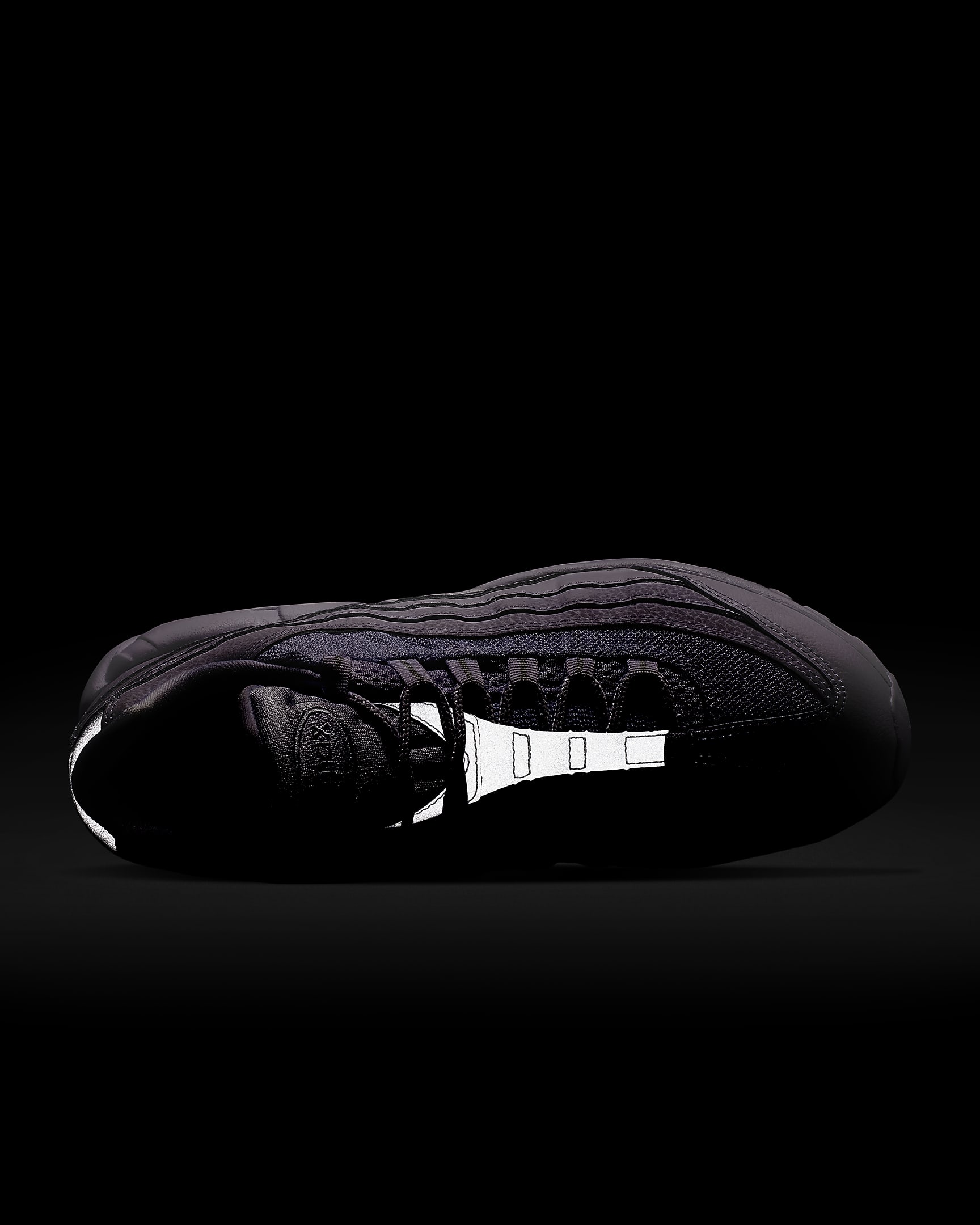 Nike Air Max 95 Essential Unisex Shoes. Nike JP