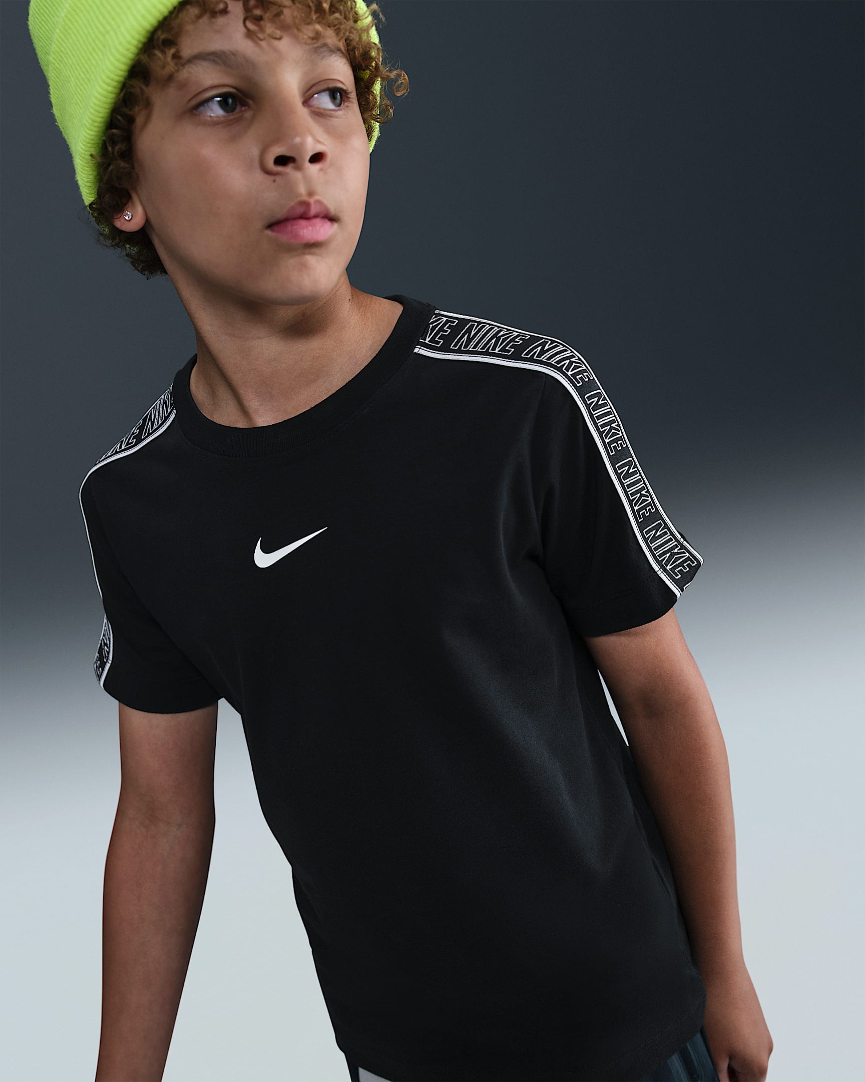 Nike Sportswear Older Kids' T-Shirt - Black