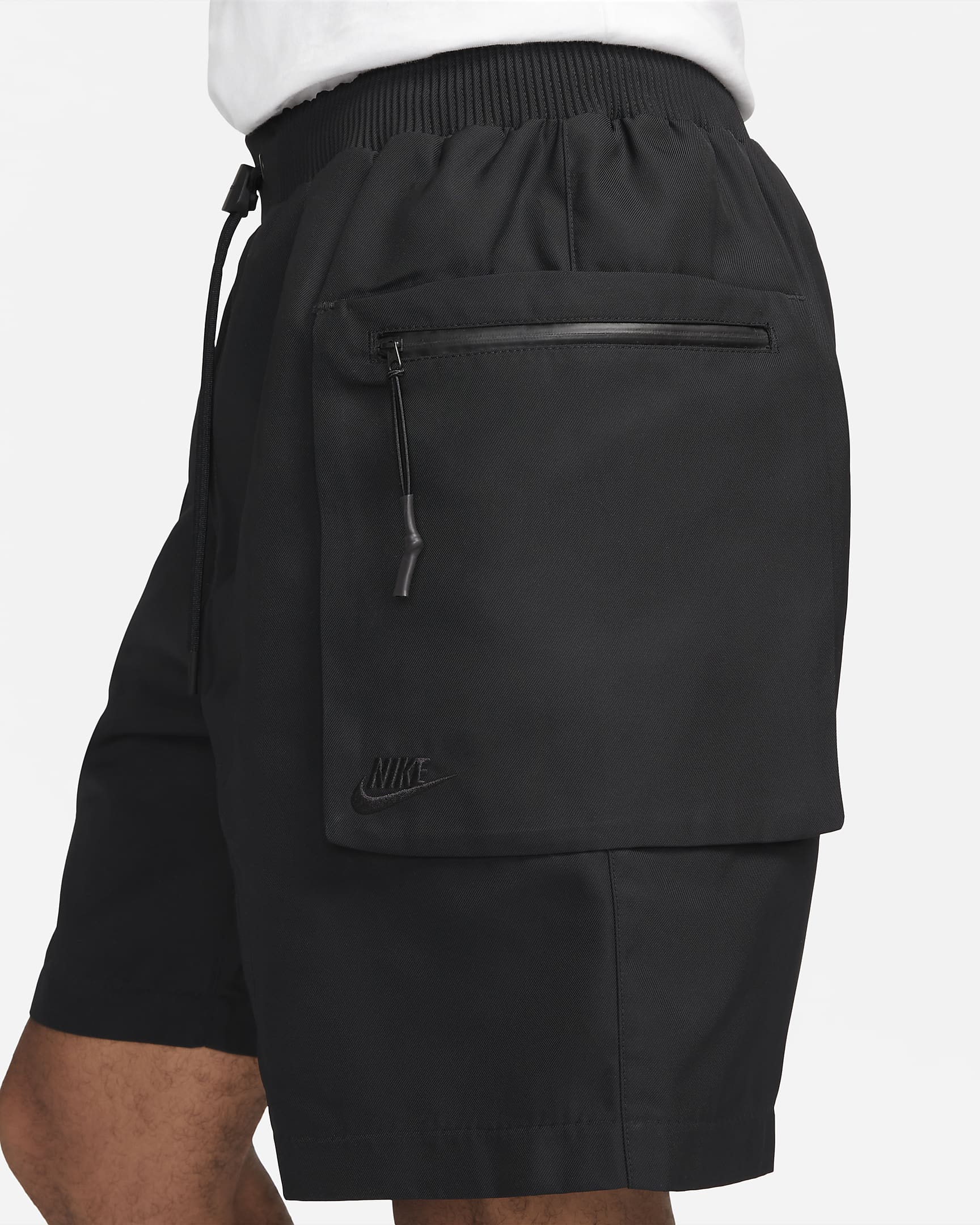 Nike Sportswear Tech Pack Utility-Webshorts für Herren - Schwarz/Schwarz/Schwarz