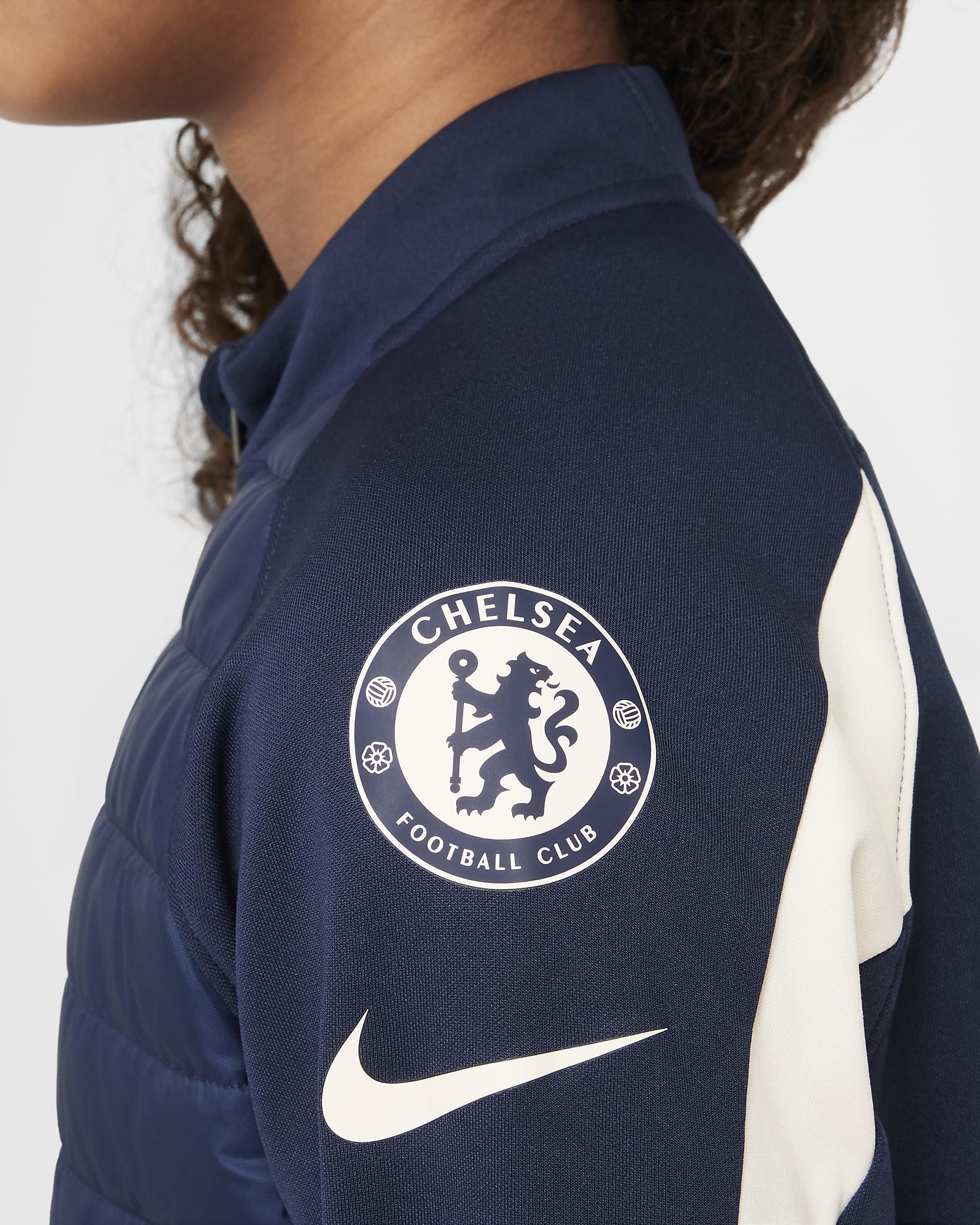 Chelsea F.C. Academy Winter Warrior Older Kids' Nike Therma-FIT Football Drill Top - Obsidian/Guava Ice/Guava Ice