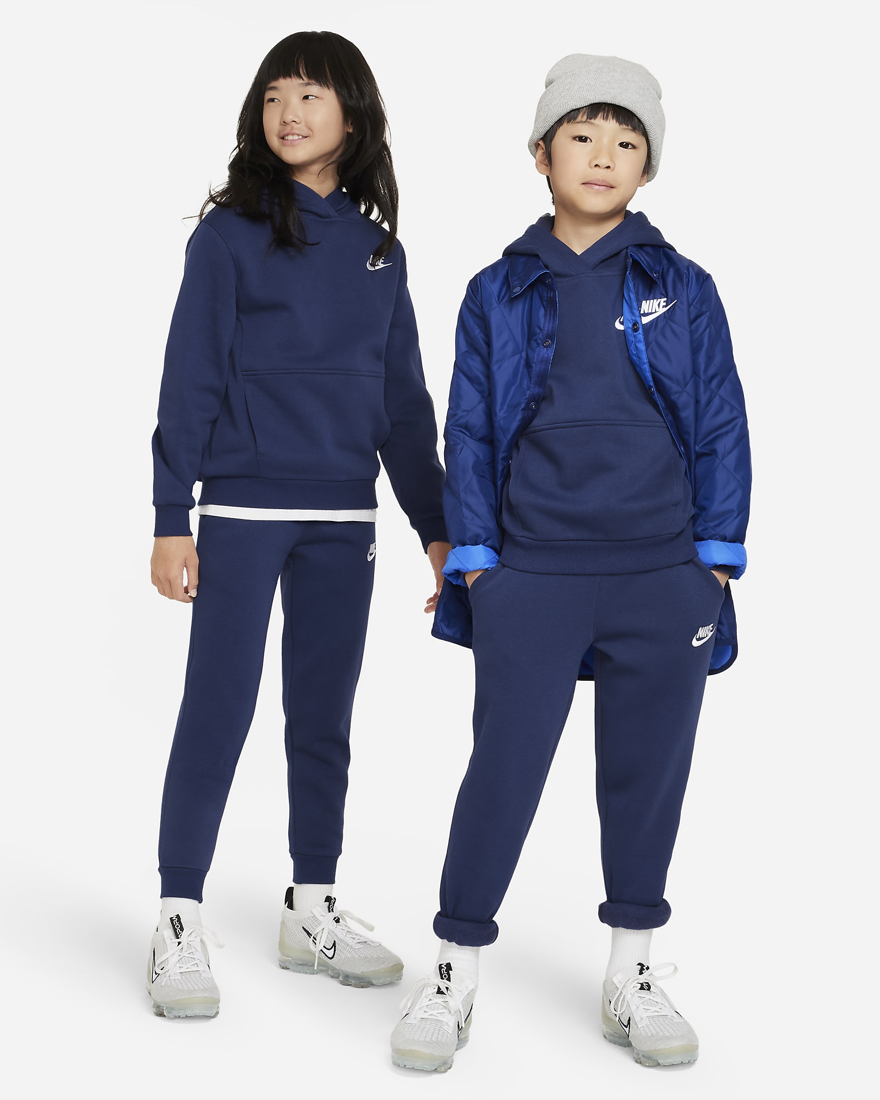 Nike Sportswear Club Fleece Older Kids' Pullover Hoodie - Midnight Navy/White