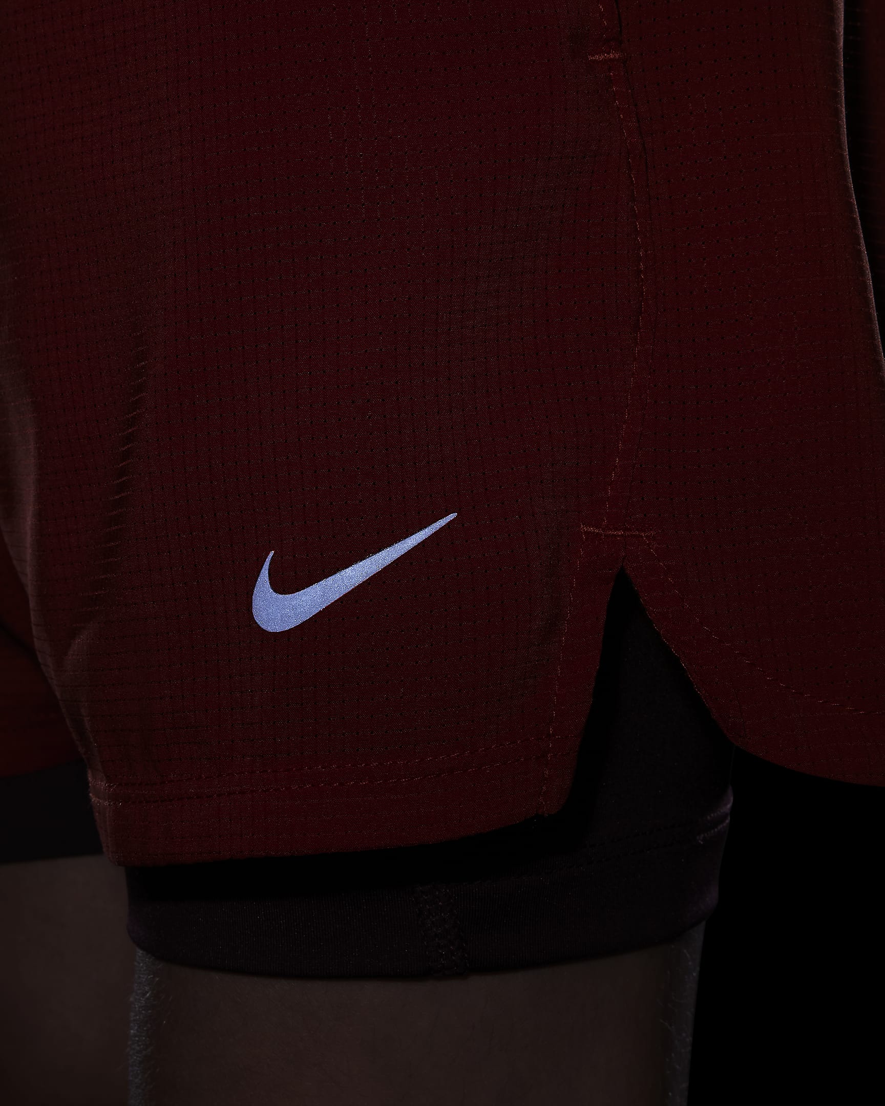 Nike Multi Tech Dri-FIT ADV treningsshorts til store barn (gutt) - Dragon Red/Burgundy Crush/Svart