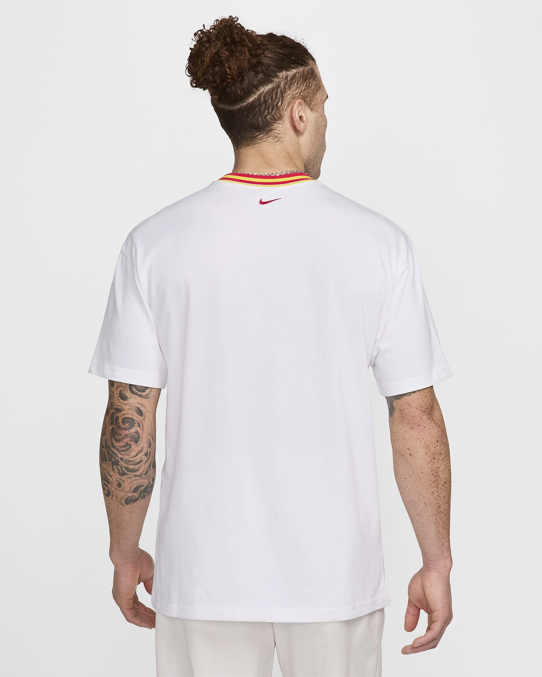 Liverpool FC Premium Essential Nike Erkek Futbol Tişörtü - Beyaz