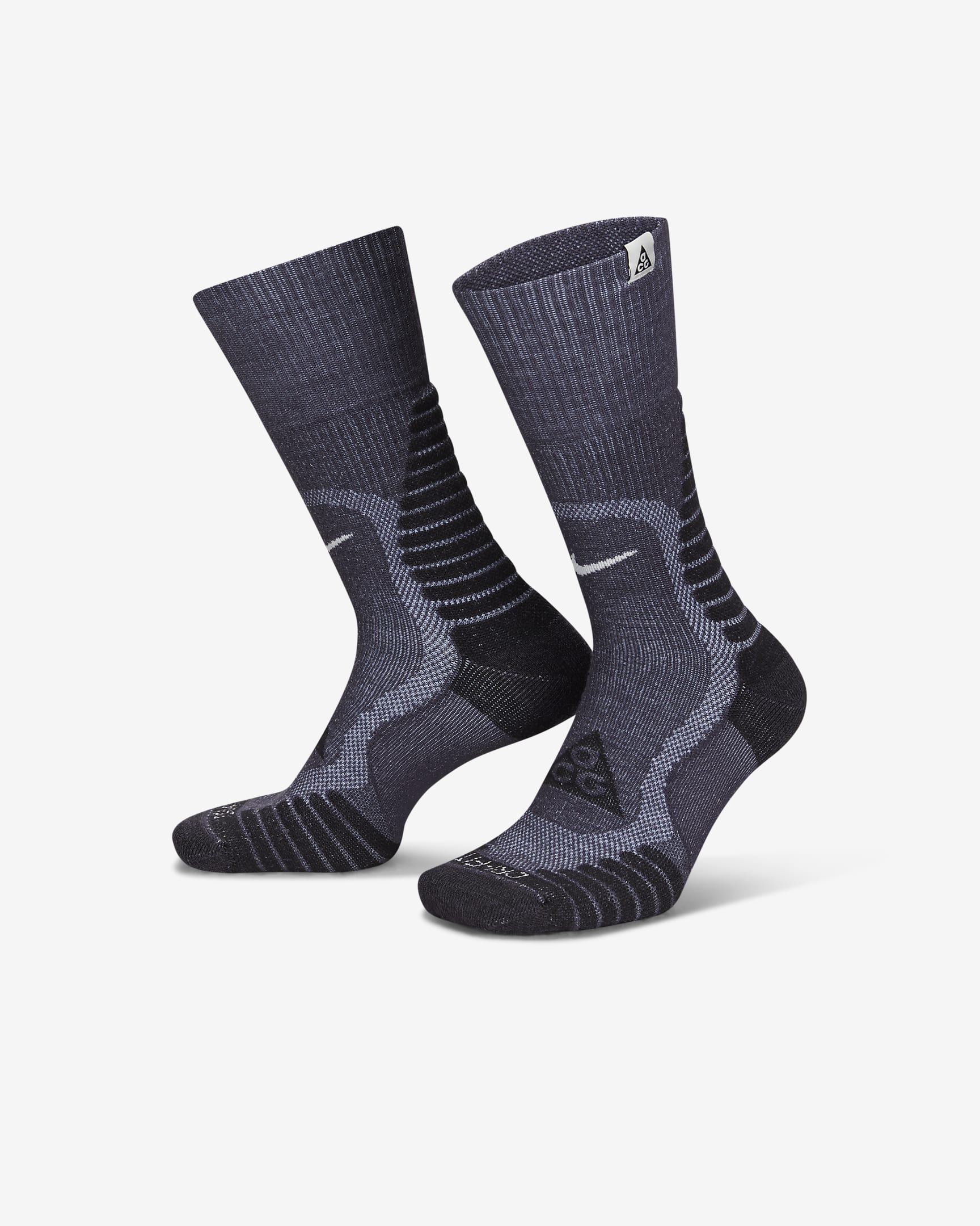 Nike ACG Outdoor Cushioned Crew Socks. Nike AT