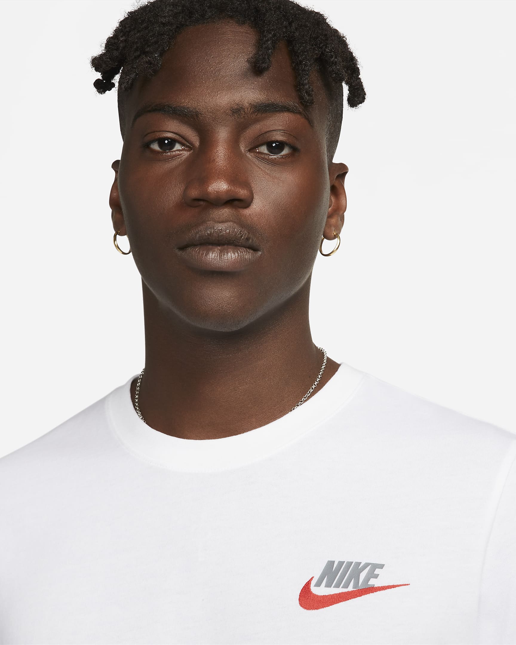 Nike Sportswear Club+ Men's T-Shirt. Nike NL