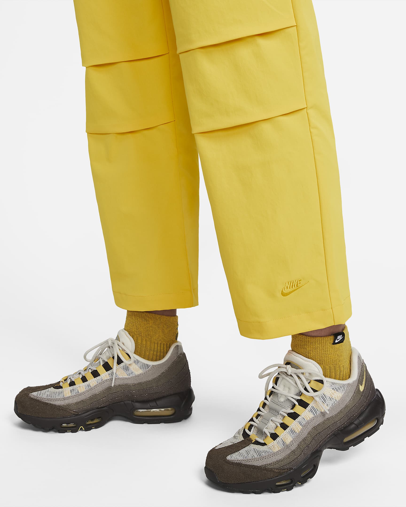 Nike Sportswear Dri-FIT Tech Pack Women's Mid-Rise Woven Trousers. Nike SI