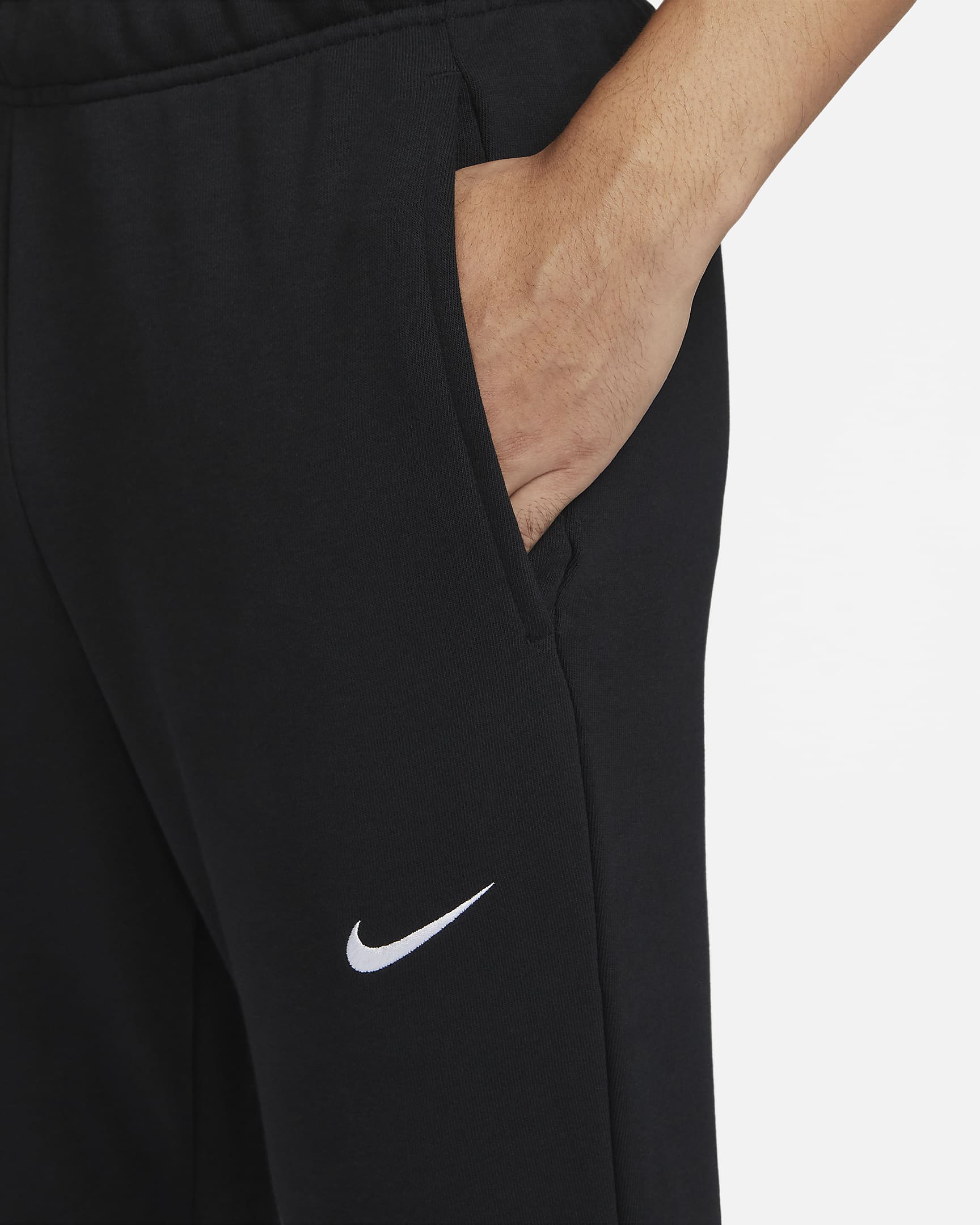 Nike Dri-FIT Studio '72 Men's Tapered Fitness Trousers. Nike PH