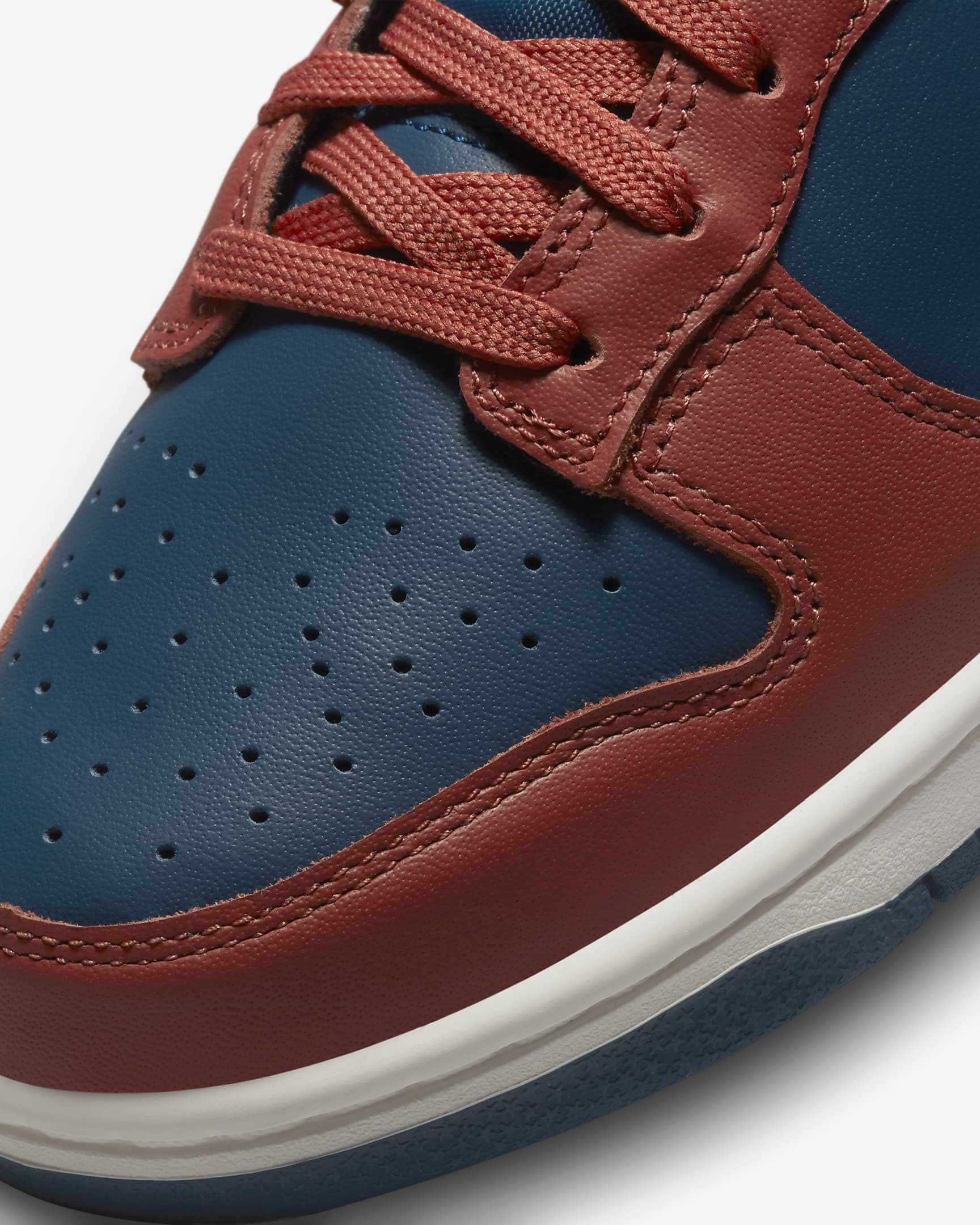 Chaussure Nike Dunk Low pour Femme. Nike CA