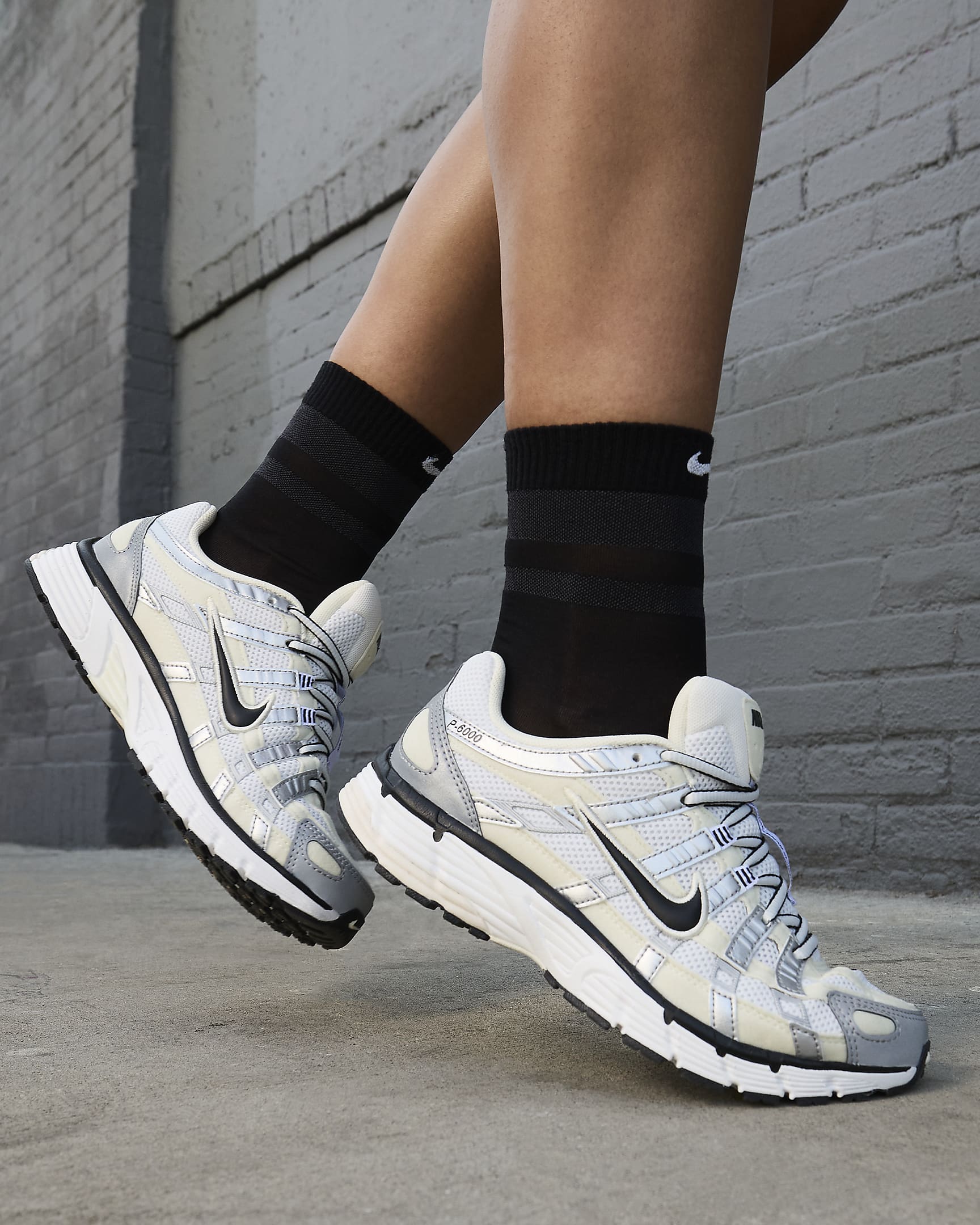 Chaussure Nike P-6000 - Coconut Milk/Summit White/Metallic Silver/Noir