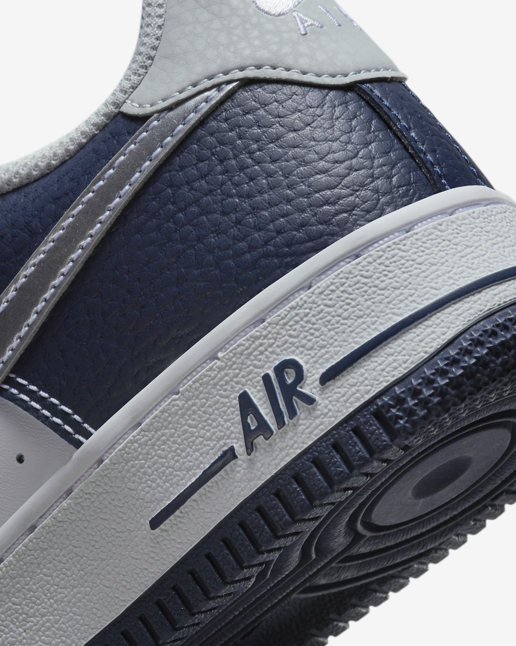 Nike Air Force 1 LV8 Older Kids' Shoes - White/Midnight Navy/Pure Platinum/Metallic Silver