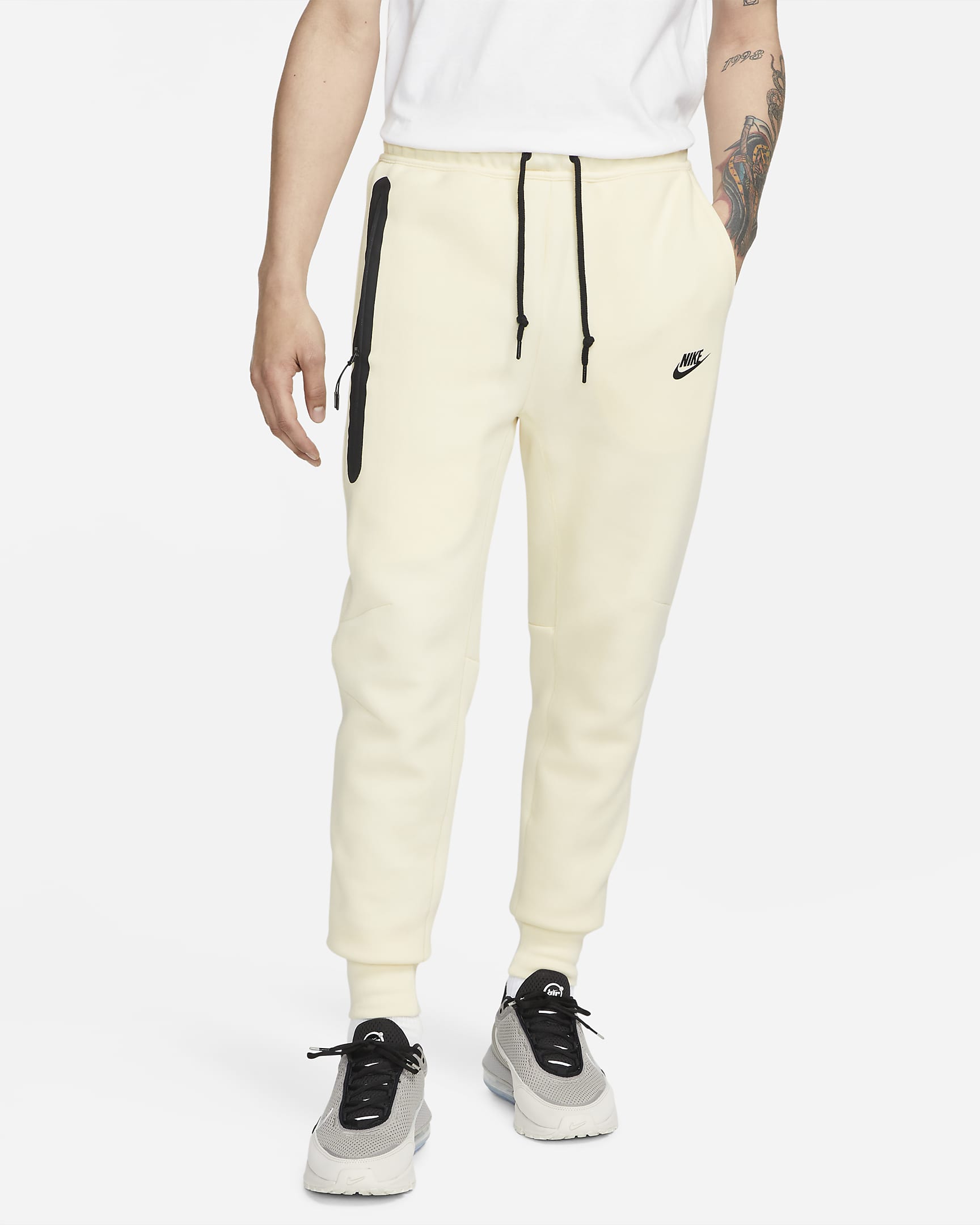 Nike Sportswear Tech Fleece férfi szabadidőnadrág - Coconut Milk/Fekete