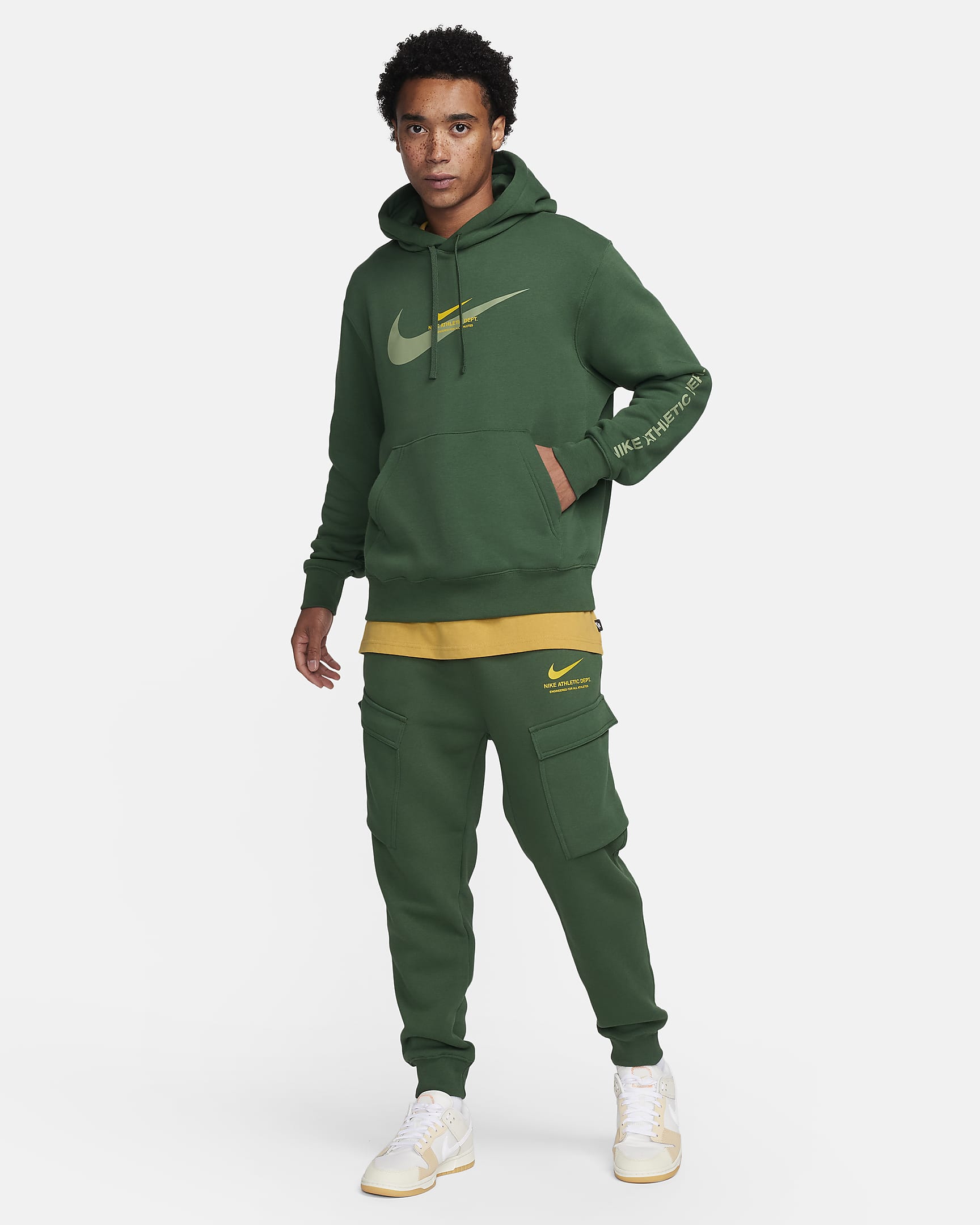 Nike Sportswear Men's Fleece Cargo Trousers. Nike UK