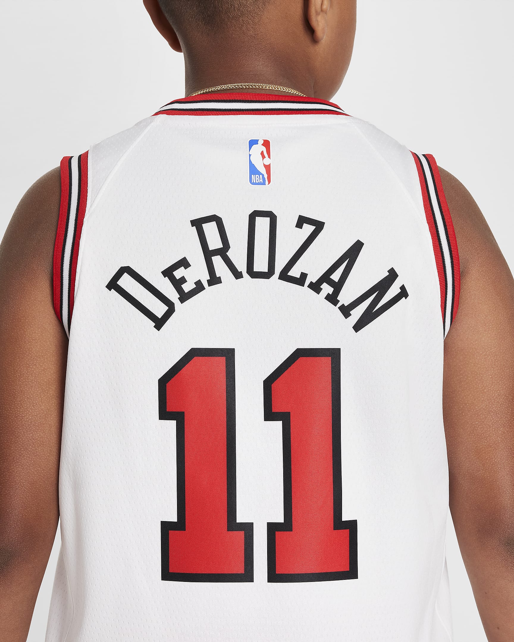 DeMar DeRozan Chicago Bulls 2022/23 Association Edition Older Kids' Nike NBA Swingman Jersey - White