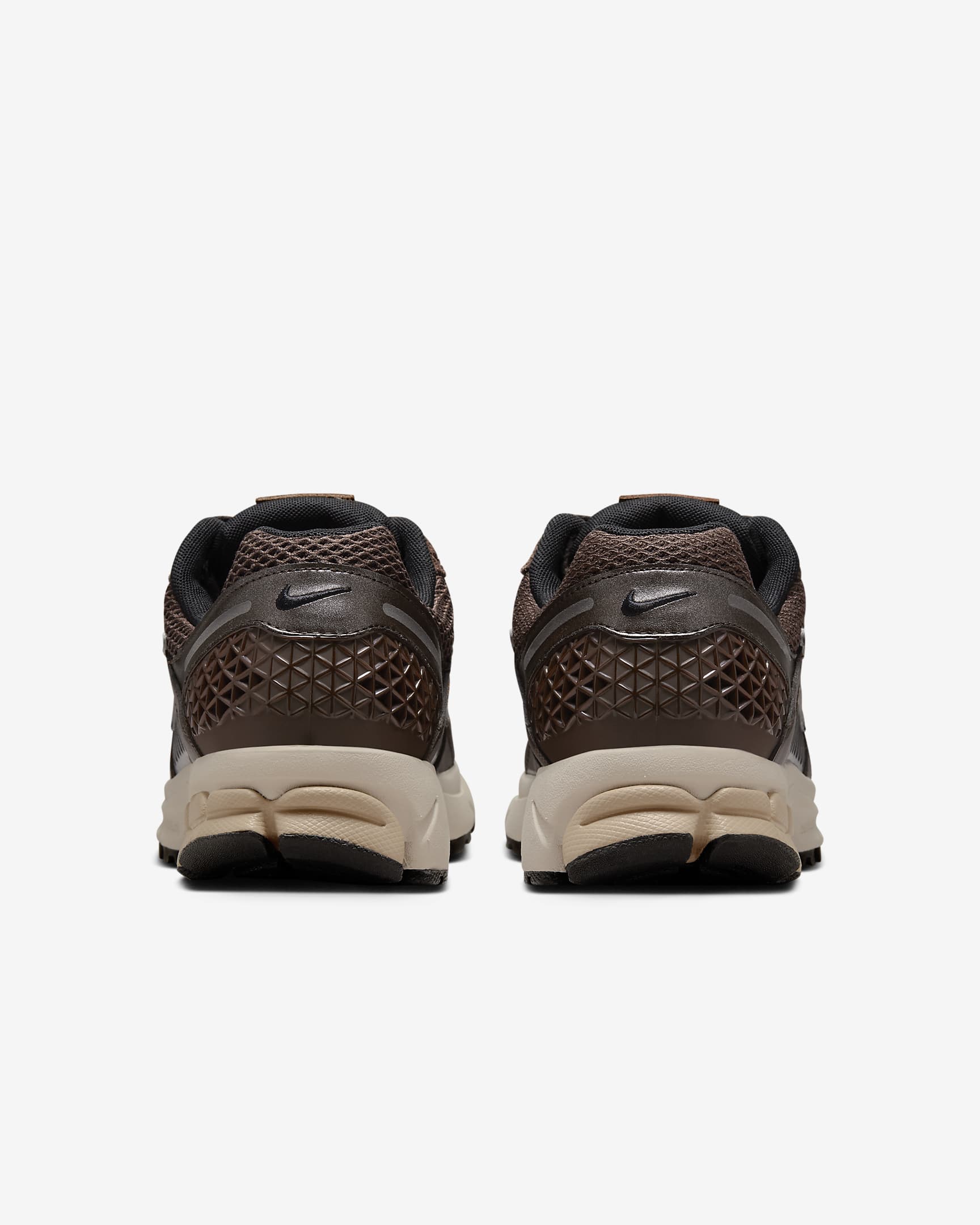 Nike Zoom Vomero 5 Women's Shoes - Baroque Brown/Light Orewood Brown/Hemp/Chrome