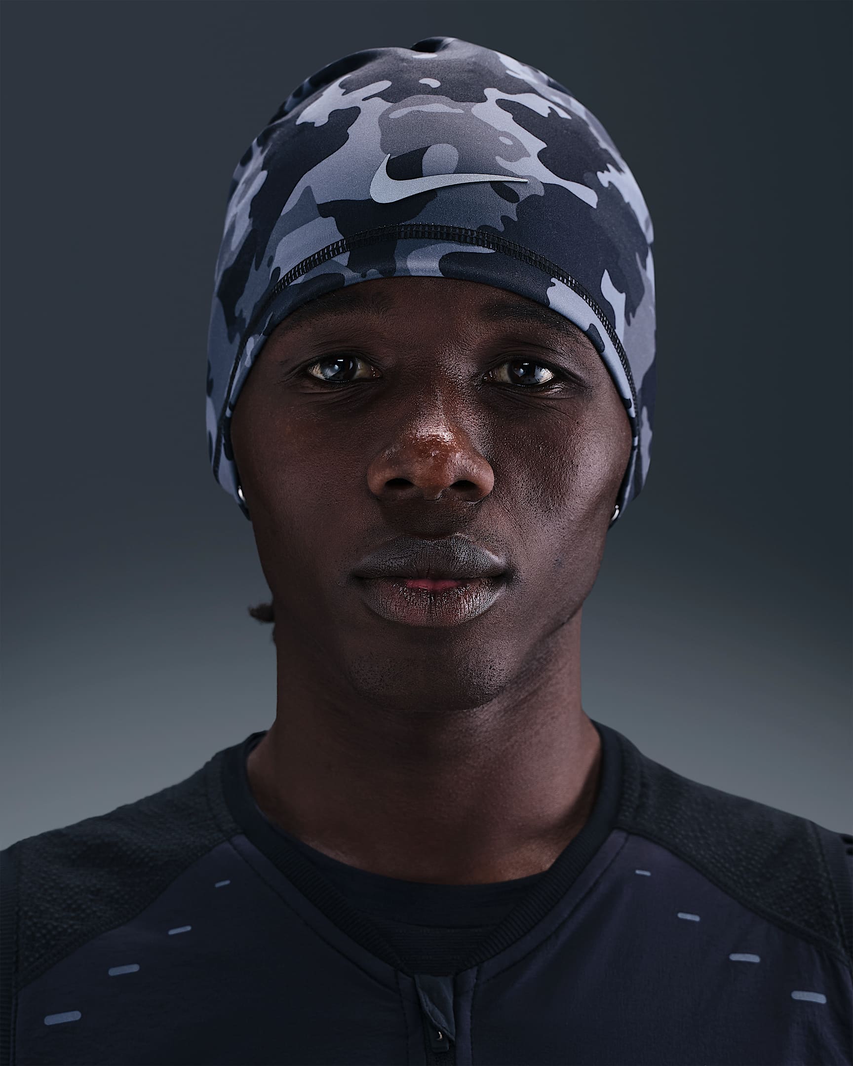 Nike Peak Dri-FIT Uncuffed Beanie - Smoke Grey/Silver