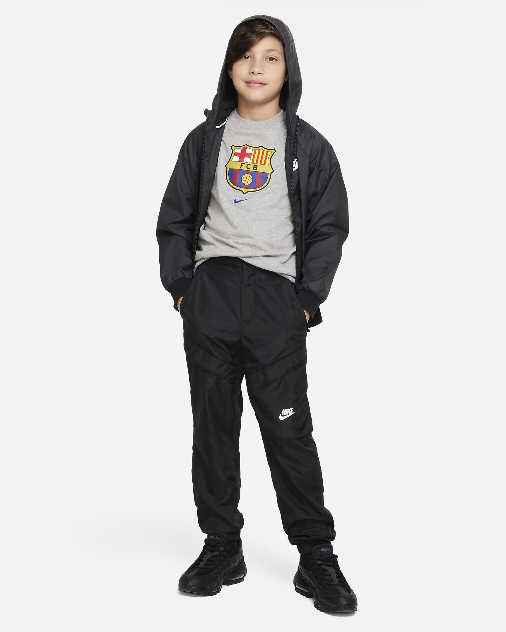 F.C. Barcelona Crest Older Kids' Nike T-Shirt. Nike HU