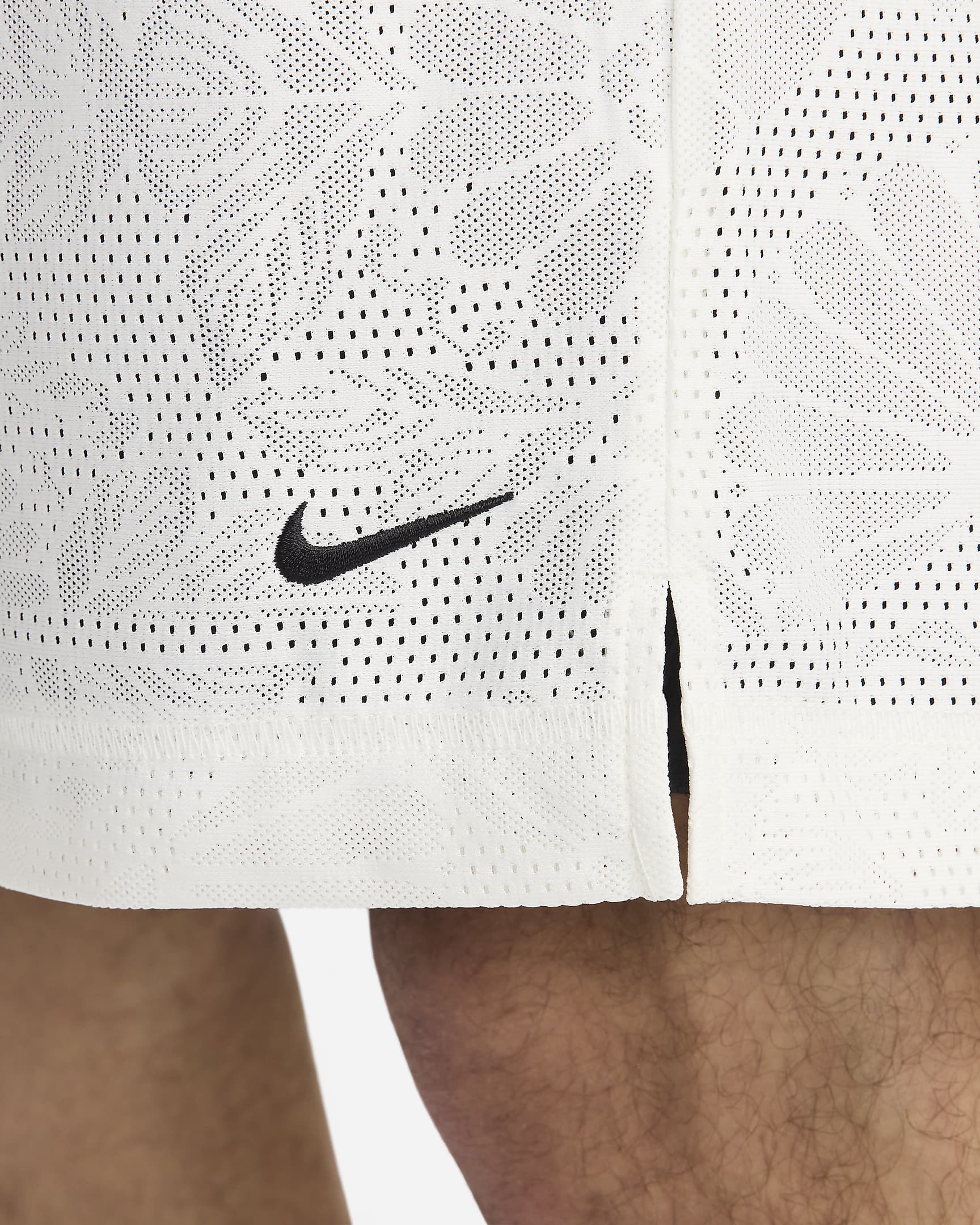 Nike Standard Issue Dri-FIT Çift Taraflı 15 cm Erkek Basketbol Şortu - Sail/Siyah/Siyah