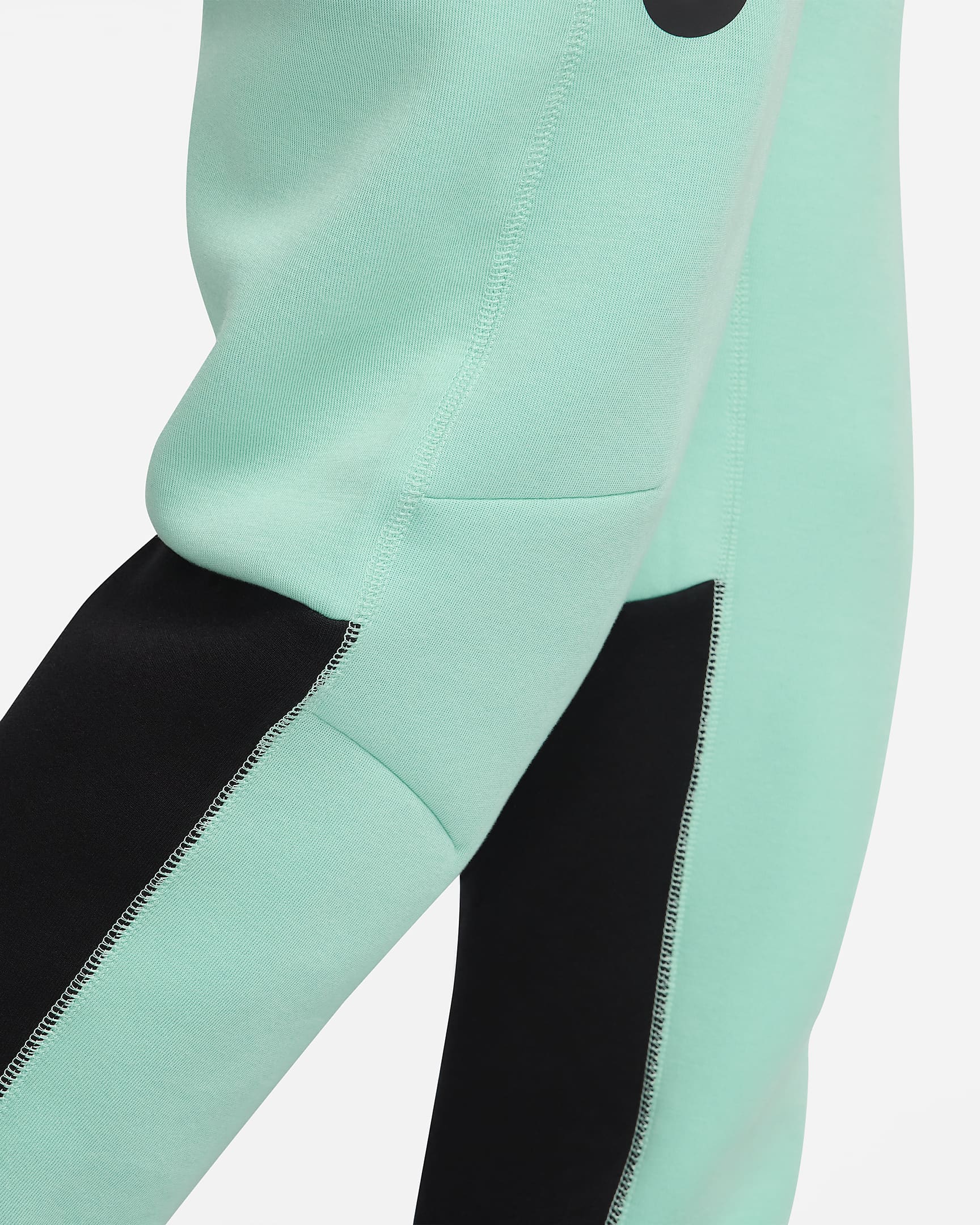 Nike Sportswear Tech Fleece Erkek Jogger'ı - Emerald Rise/Siyah