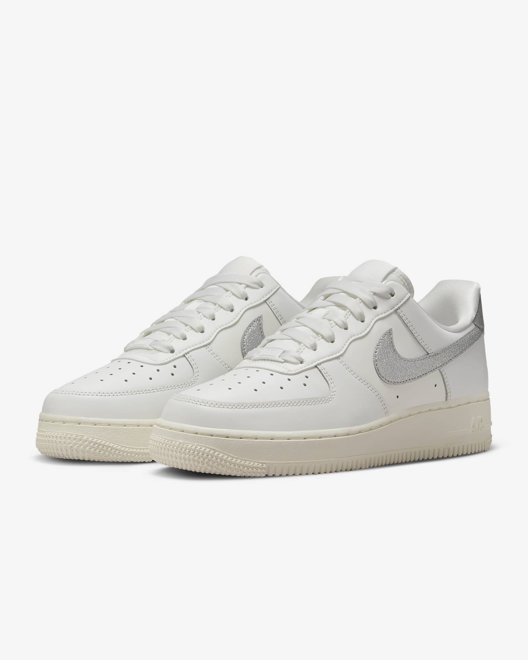 Nike Air Force 1 '07 Women's Shoes. Nike AT