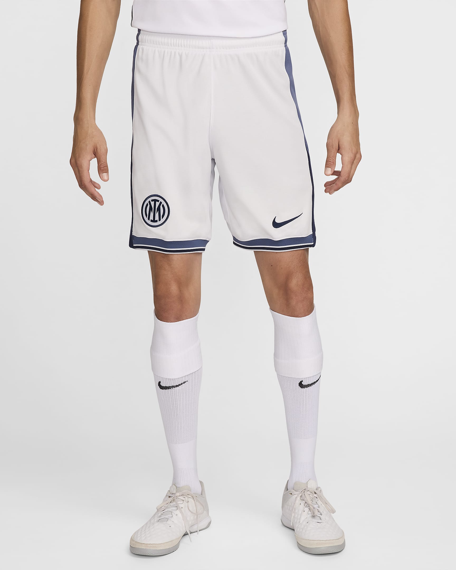 Calções de futebol de réplica Nike Dri-FIT do equipamento alternativo Stadium Inter de Milão 2024/25 para homem - Branco Summit/Iris Whisper/Midnight Navy