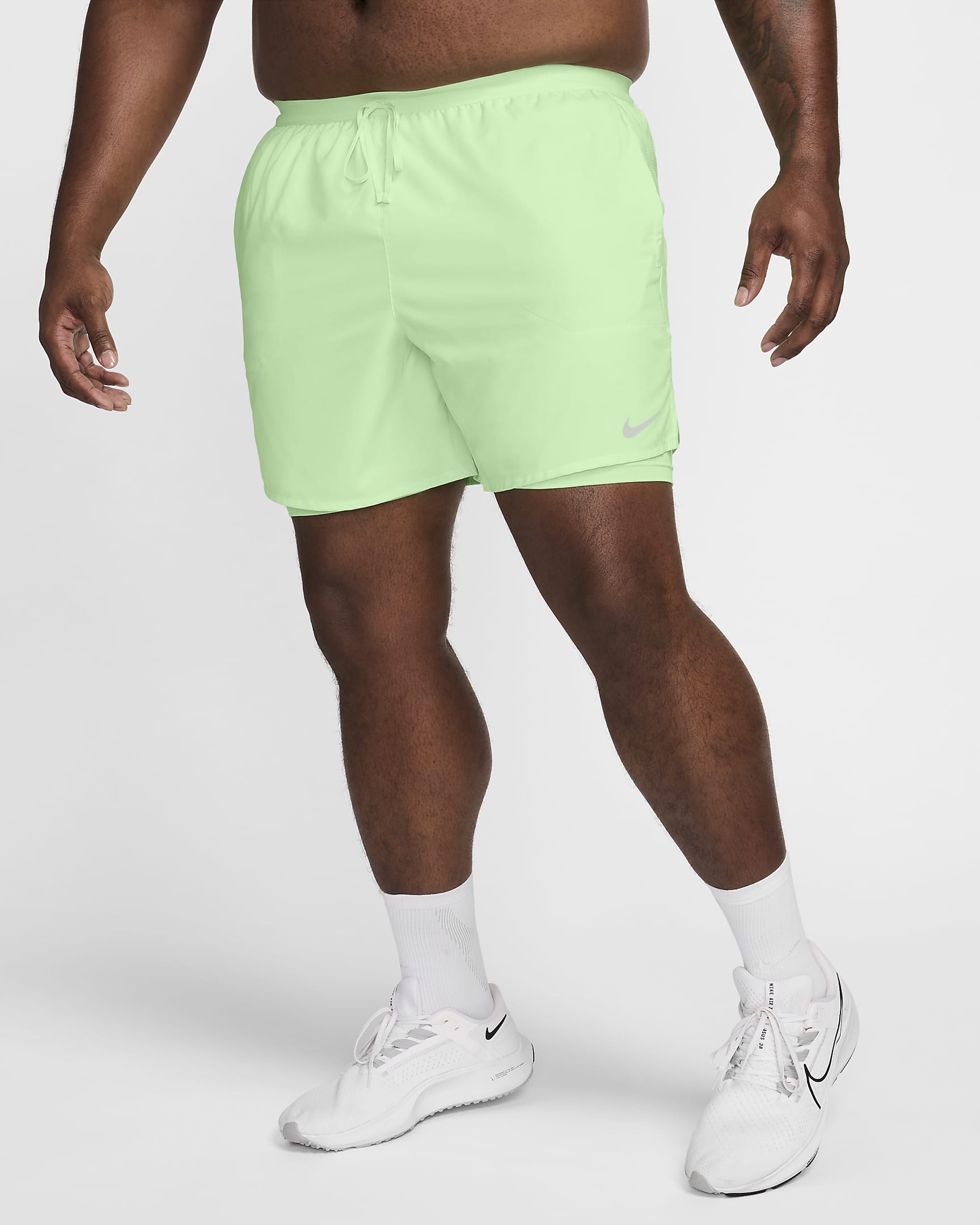 Nike Stride Men's DriFIT 18cm (approx.) 2in1 Running Shorts. Nike LU