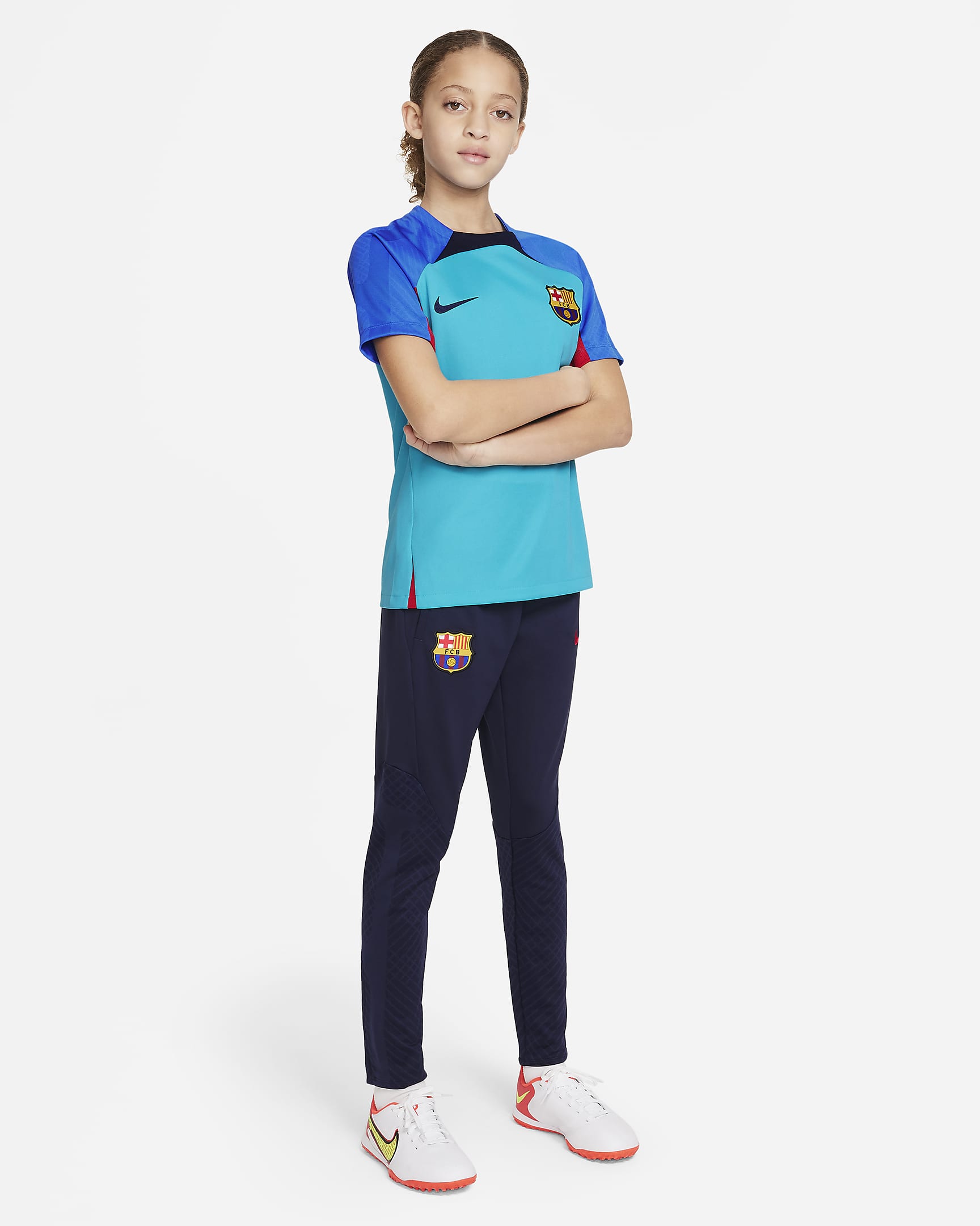 F.C. Barcelona Strike Older Kids' Nike Dri-FIT Football Pants. Nike BG