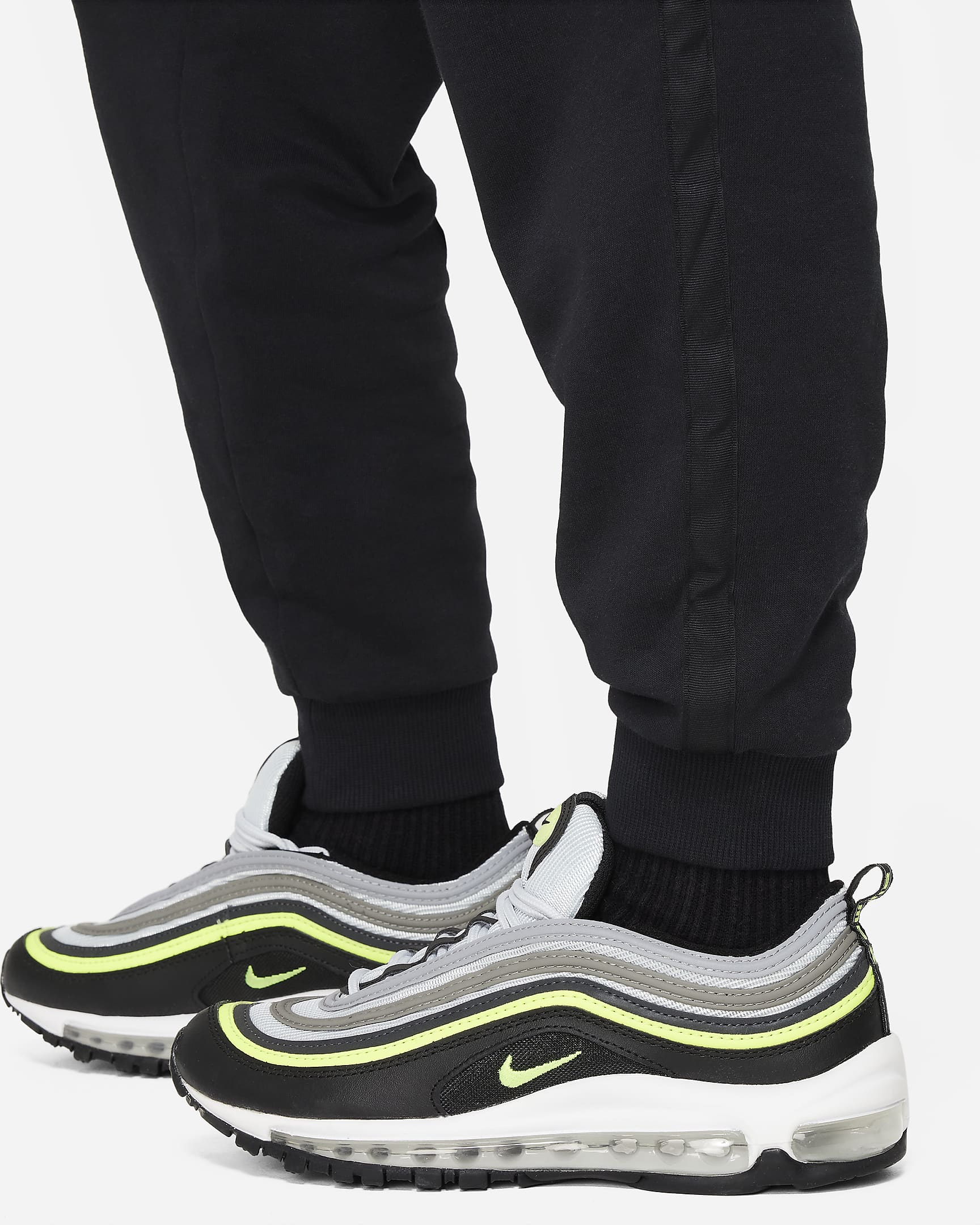 Nike Outdoor Play EasyOn Older Kids' Fleece Trousers. Nike UK