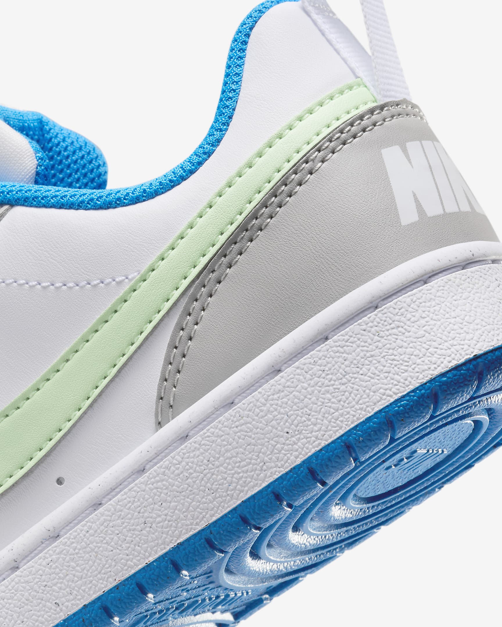 Chaussure Nike Court Borough Low Recraft pour ado - Light Iron Ore/Blanc/Photo Blue/Vapor Green