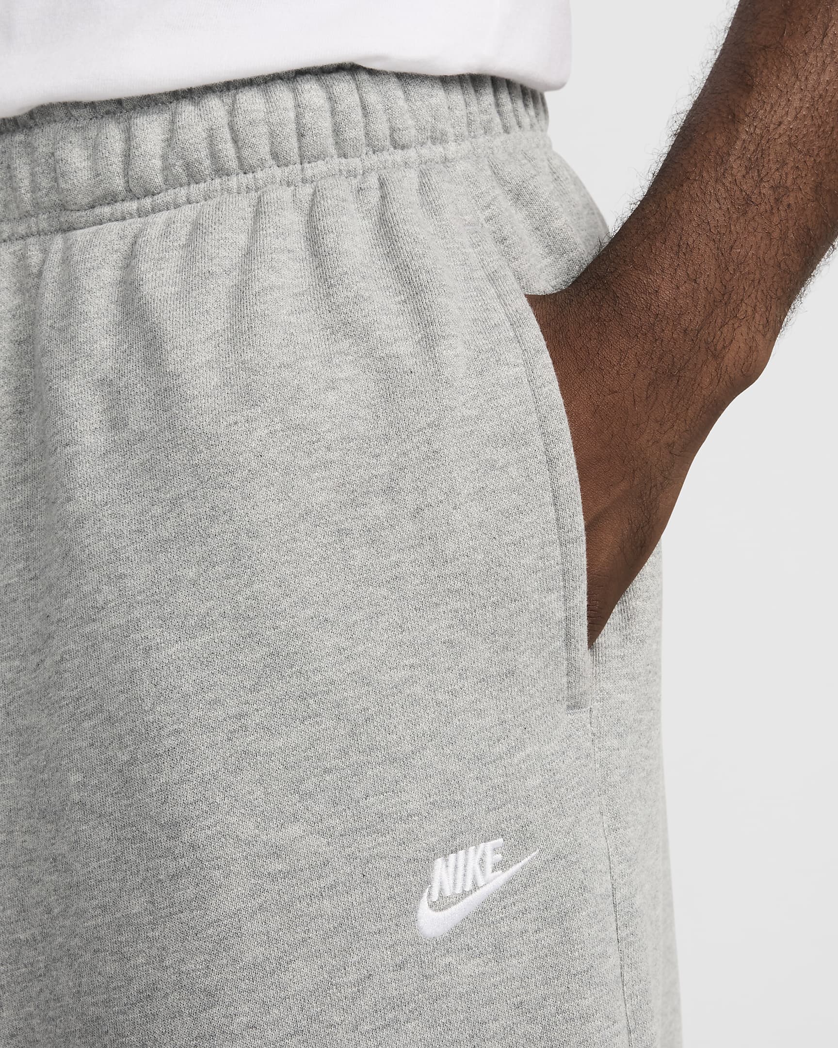 Oversized Nike Club Fleece-bukser i french terry til mænd - Dark Grey Heather/Light Smoke Grey/hvid