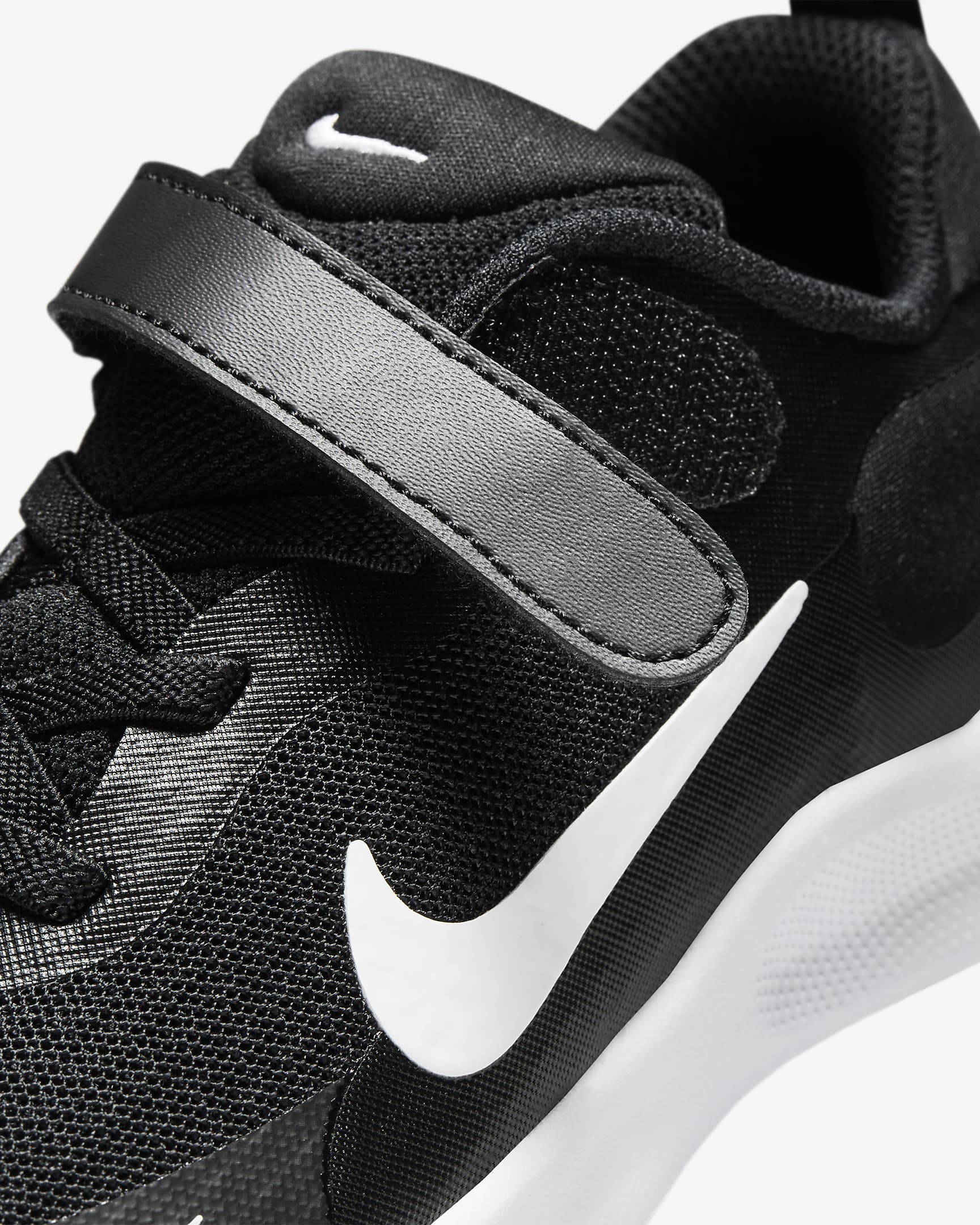 nike revolution youth