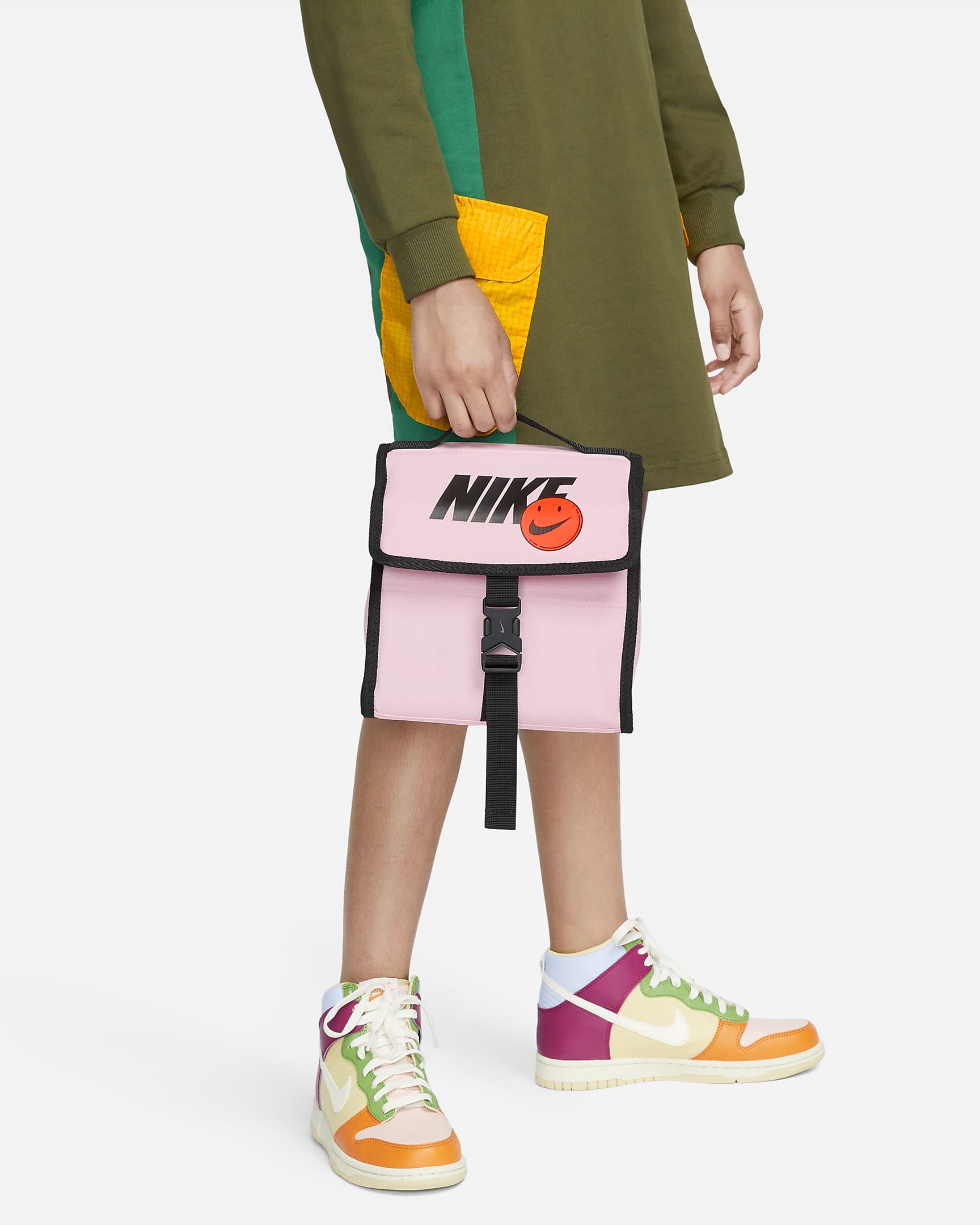 Nike Swoosh Smile Lunch Bag Big Kids' Lunch Bag (7.5L) - Pink Foam