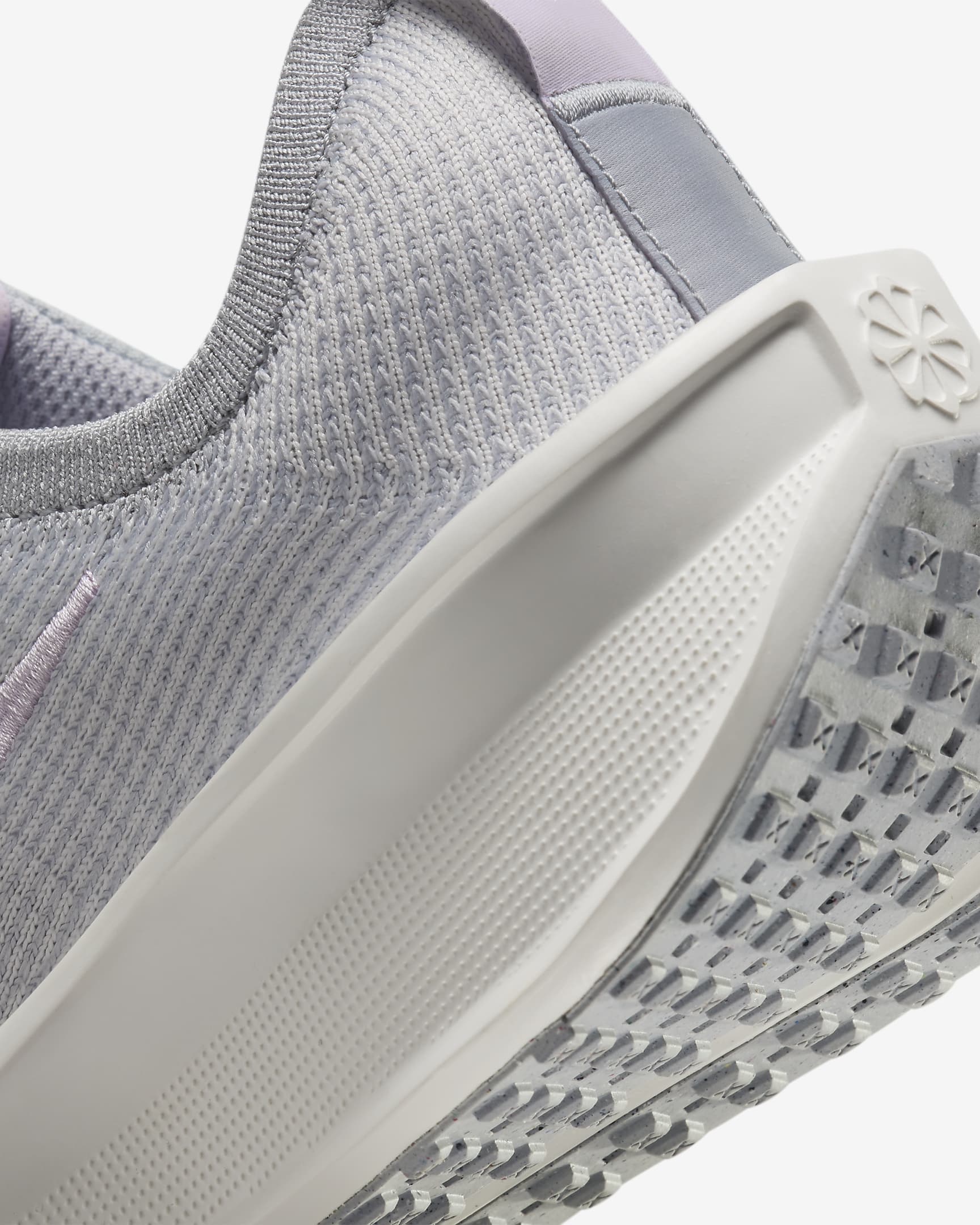 Tenis de correr en pavimento para mujer Nike Interact Run - Gris lobo/Blanco cumbre/Gris vasto/Bruma violeta