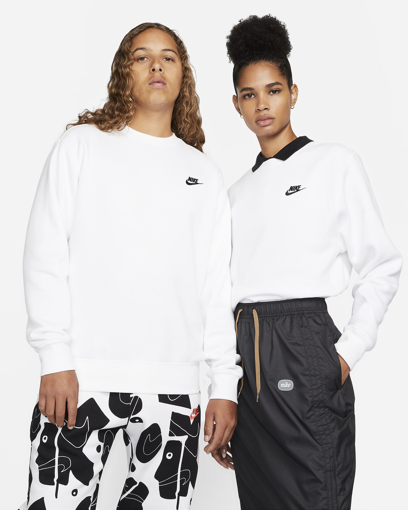 Nike Sportswear Club Fleece kerek nyakkivágású férfi pulóver - Fehér/Fekete