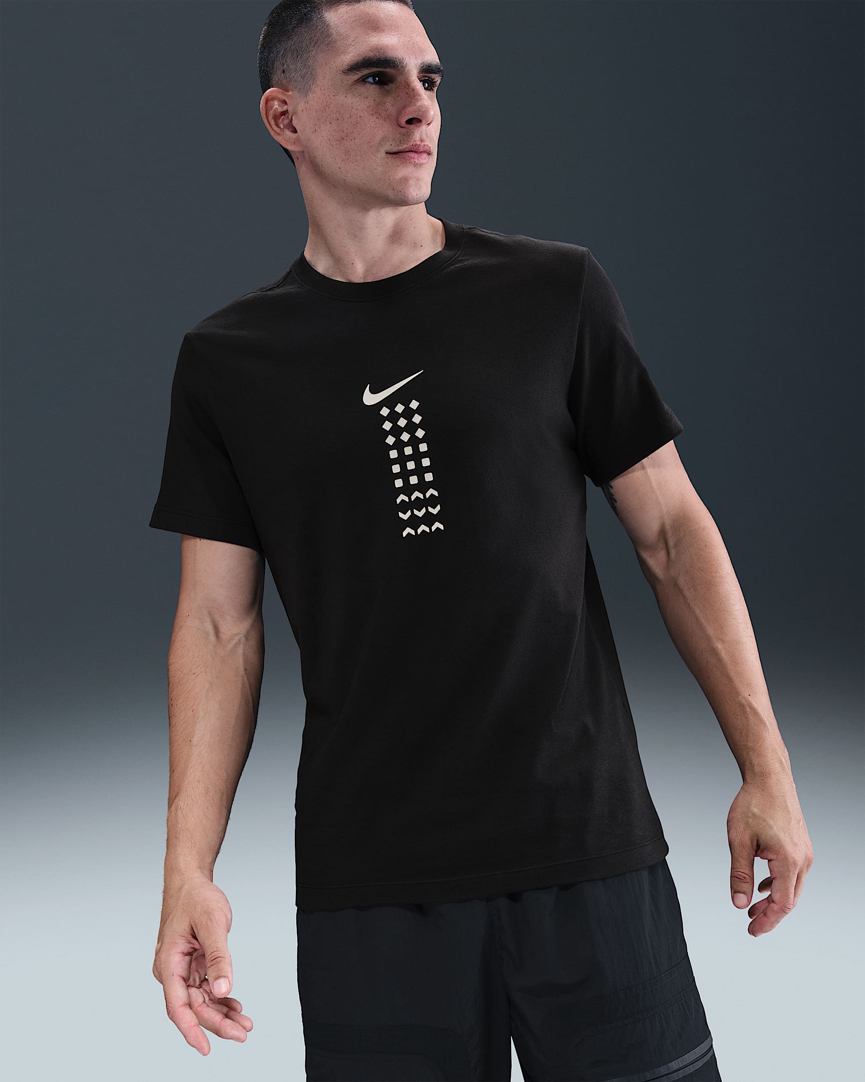 Nike Sportswear T-Shirt (Herren) - Schwarz