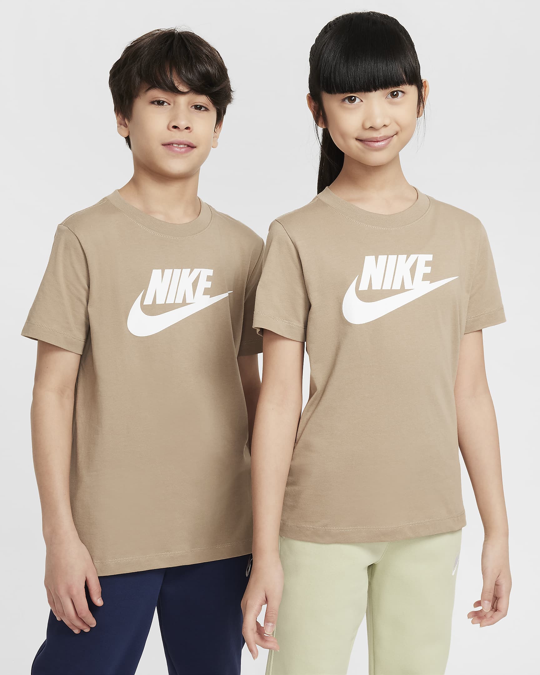 Nike Sportswear Older Kids' T-Shirt - Khaki